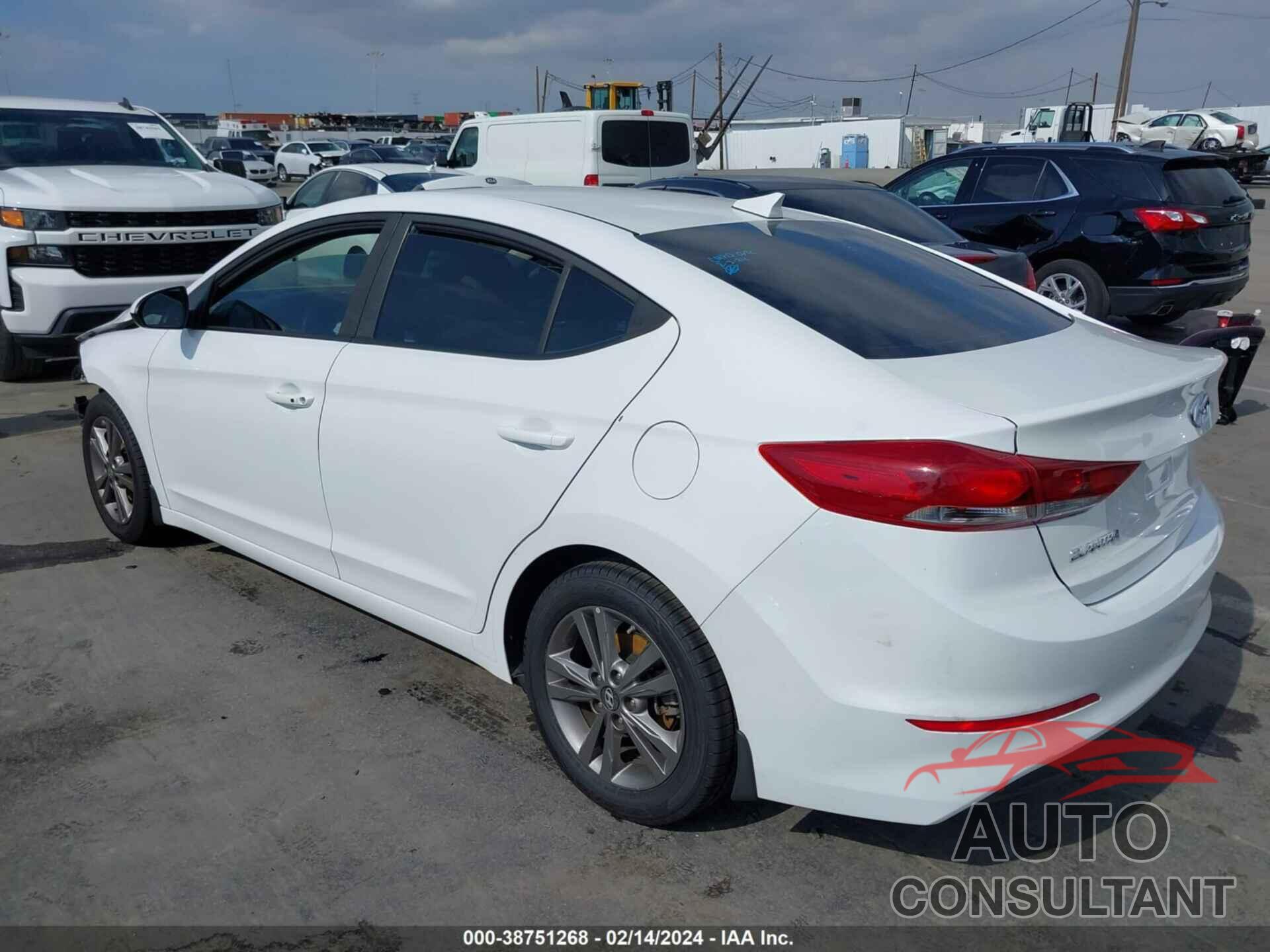 HYUNDAI ELANTRA 2018 - 5NPD84LF1JH333992