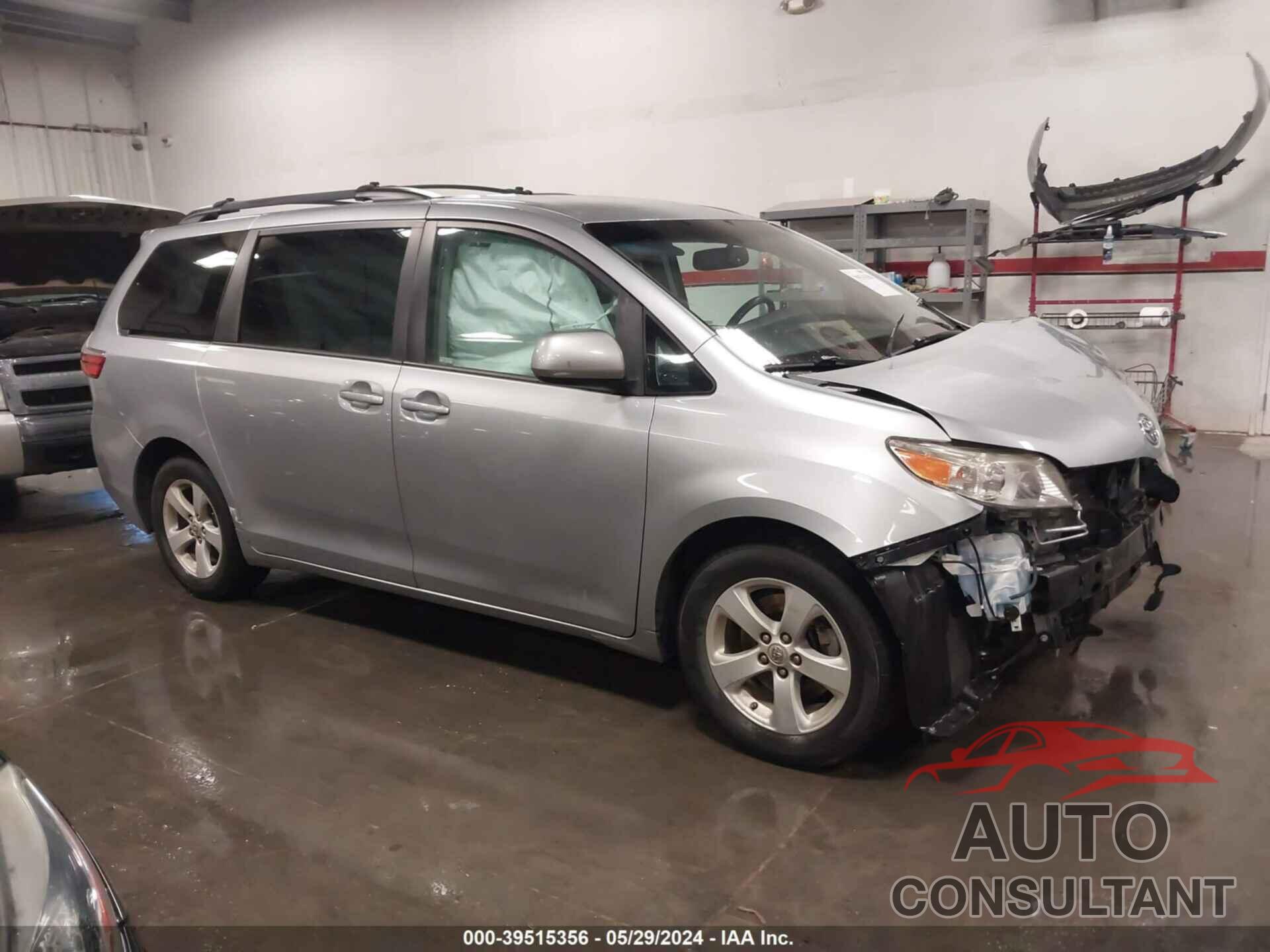 TOYOTA SIENNA 2017 - 5TDKZ3DC4HS769744