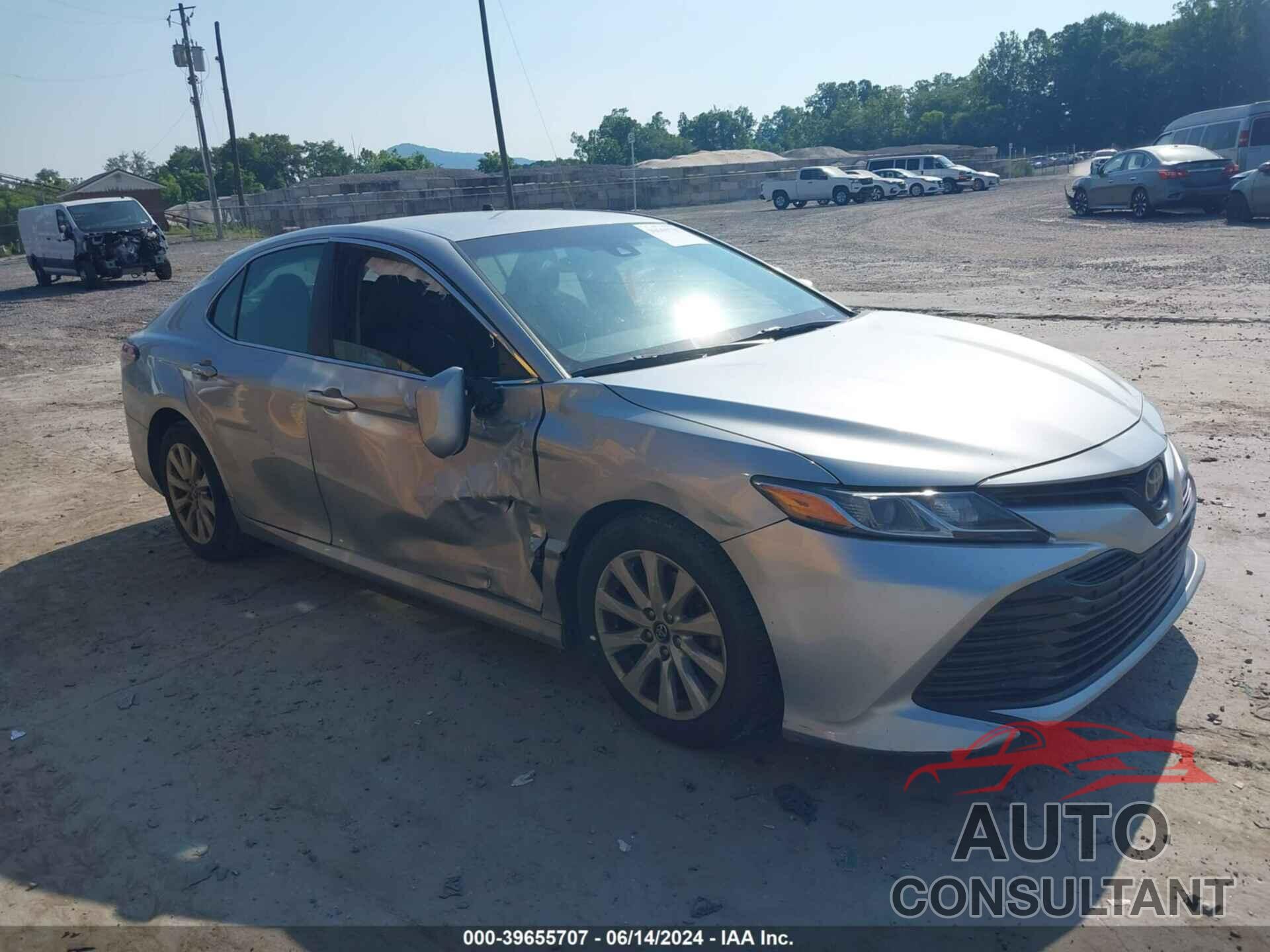 TOYOTA CAMRY 2018 - 4T1B11HK4JU580621