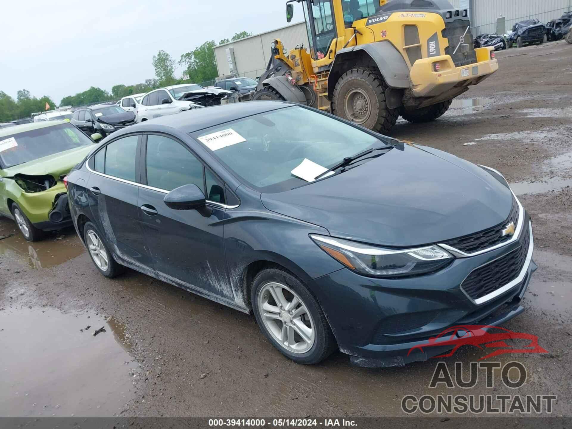 CHEVROLET CRUZE 2018 - 1G1BE5SM4J7144496