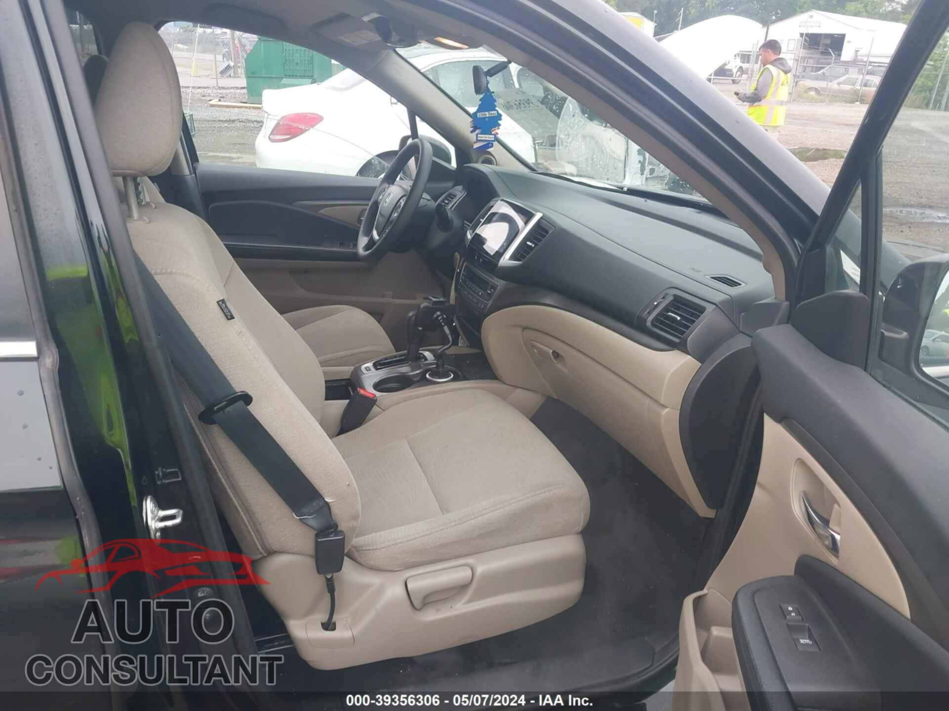 HONDA PILOT 2017 - 5FNYF5H36HB019209