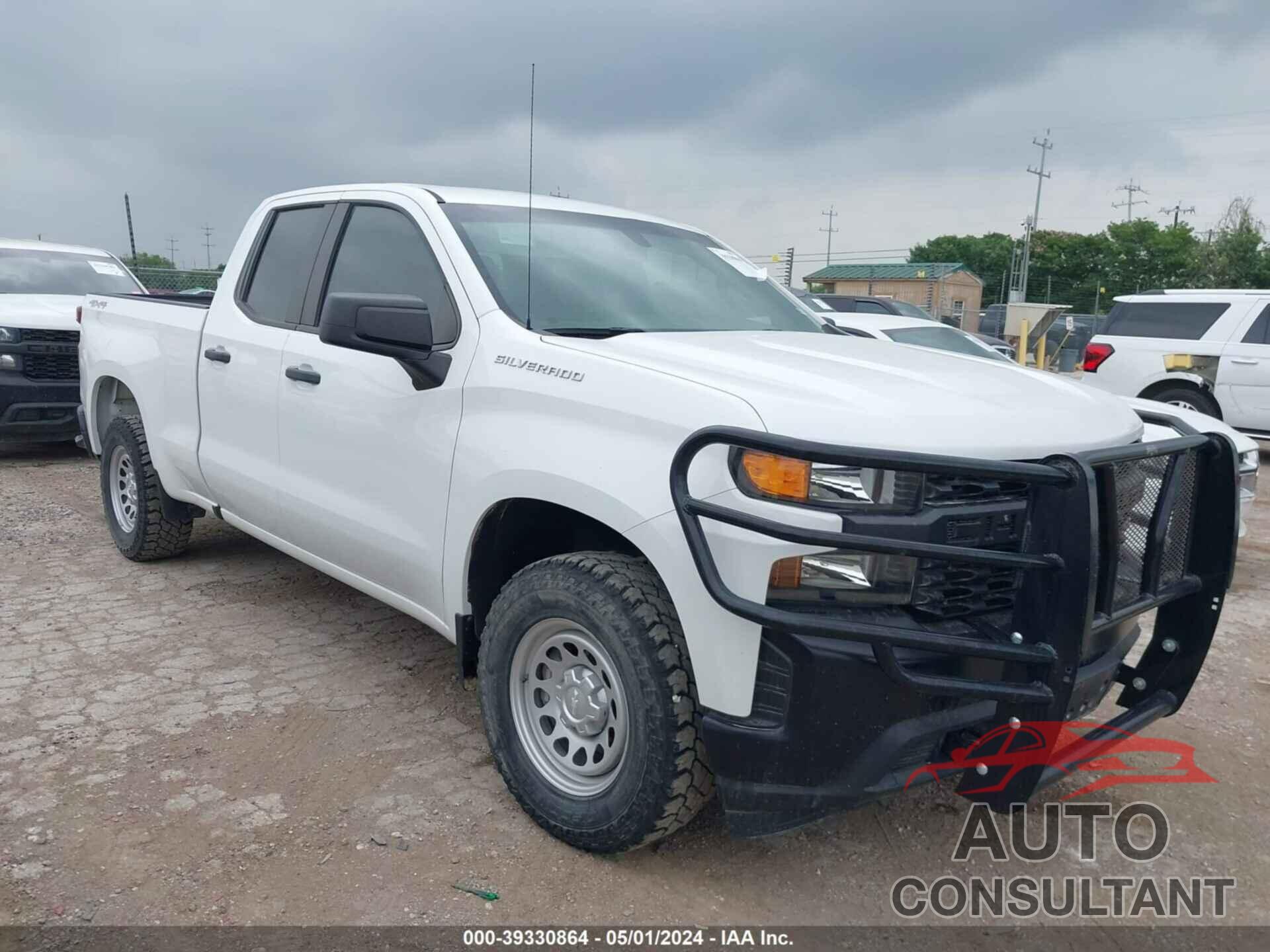 CHEVROLET SILVERADO 1500 2021 - 1GCRYAEH6MZ273272