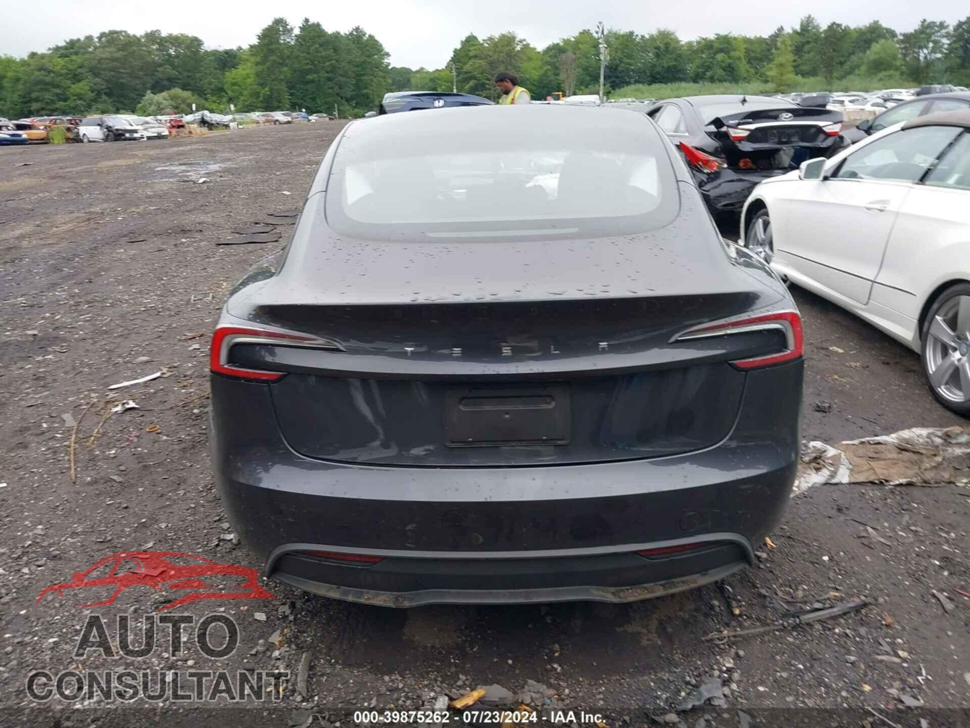 TESLA MODEL 3 2024 - 5YJ3E1EA8RF735099