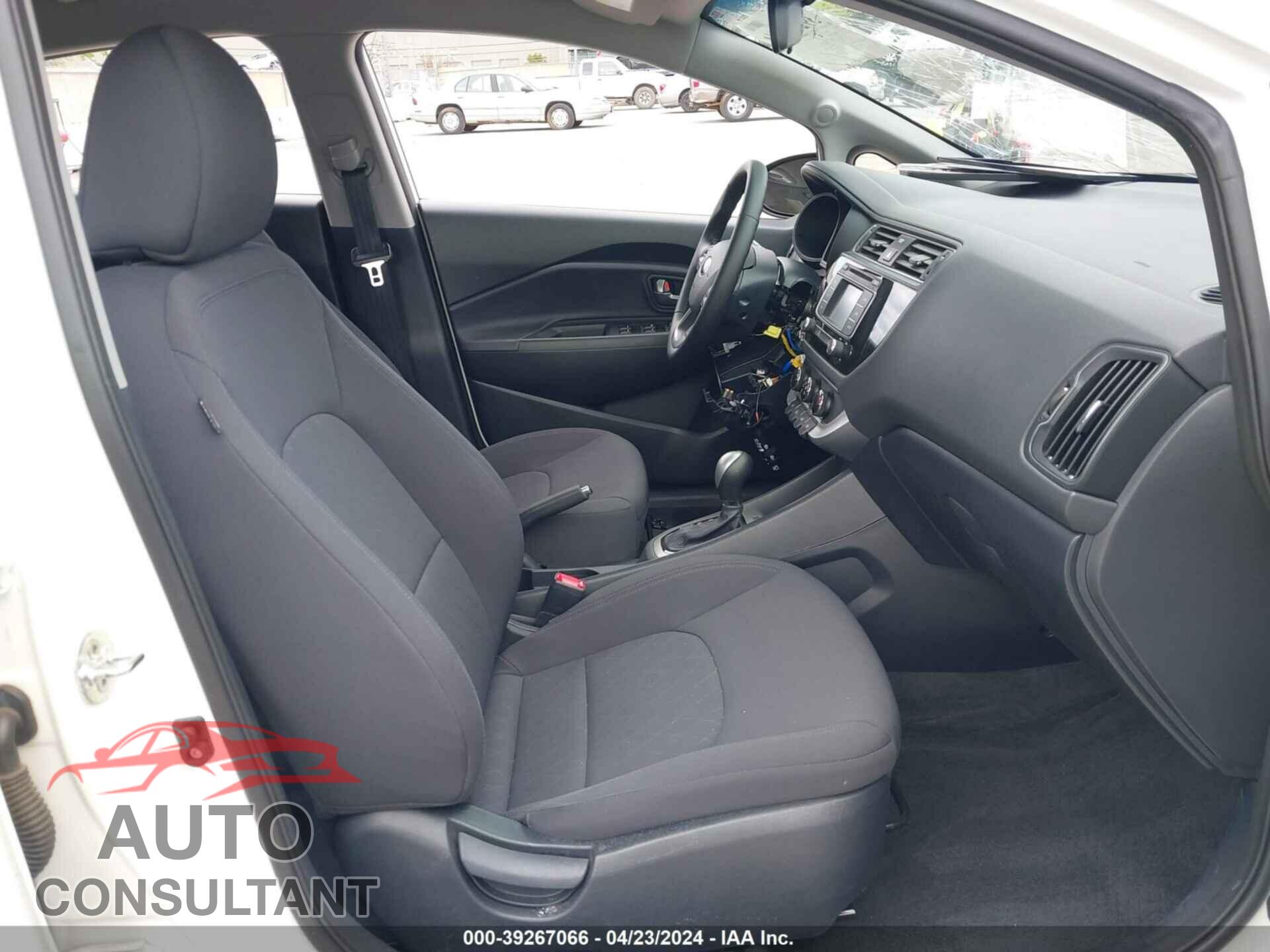 KIA RIO 2017 - KNADN5A37H6802933