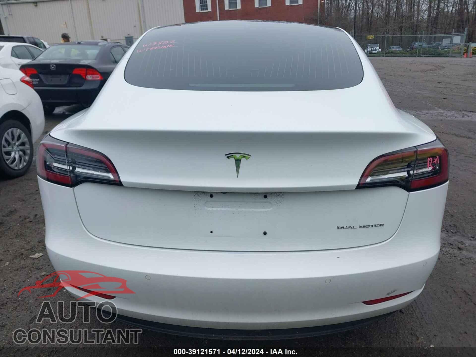 TESLA MODEL 3 2018 - 5YJ3E1EB4JF096832