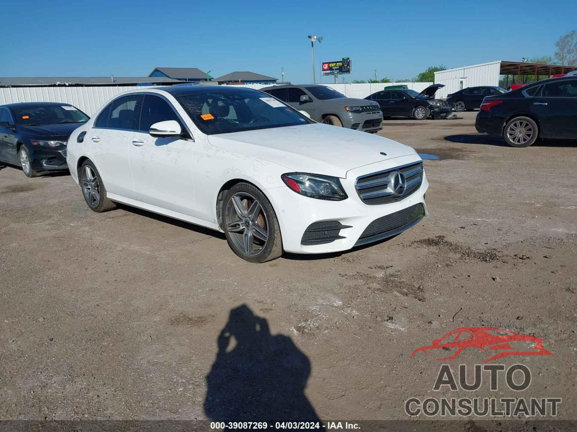 MERCEDES-BENZ E 300 2019 - WDDZF4JB8KA545153