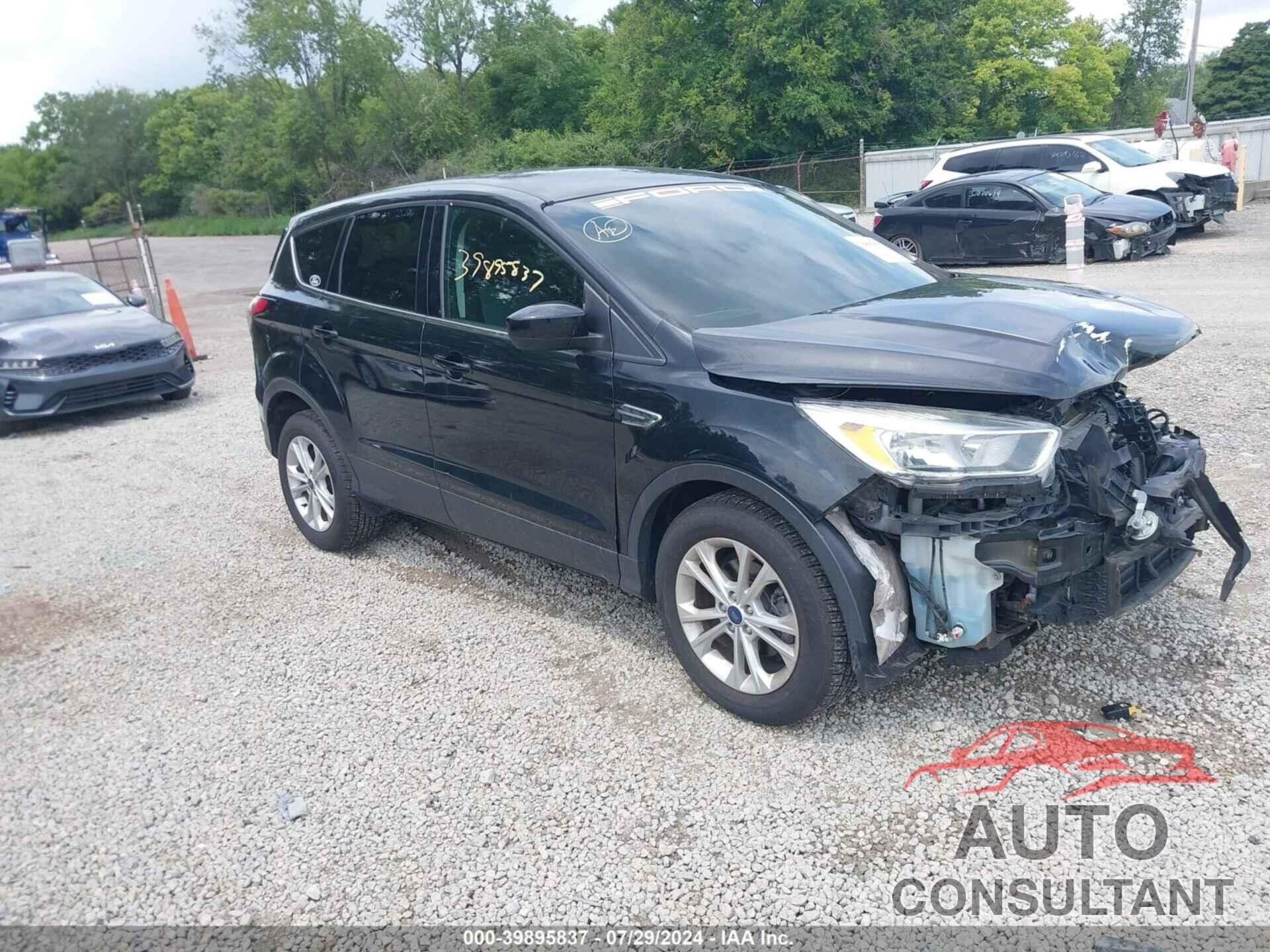 FORD ESCAPE 2017 - 1FMCU0GD3HUE22516