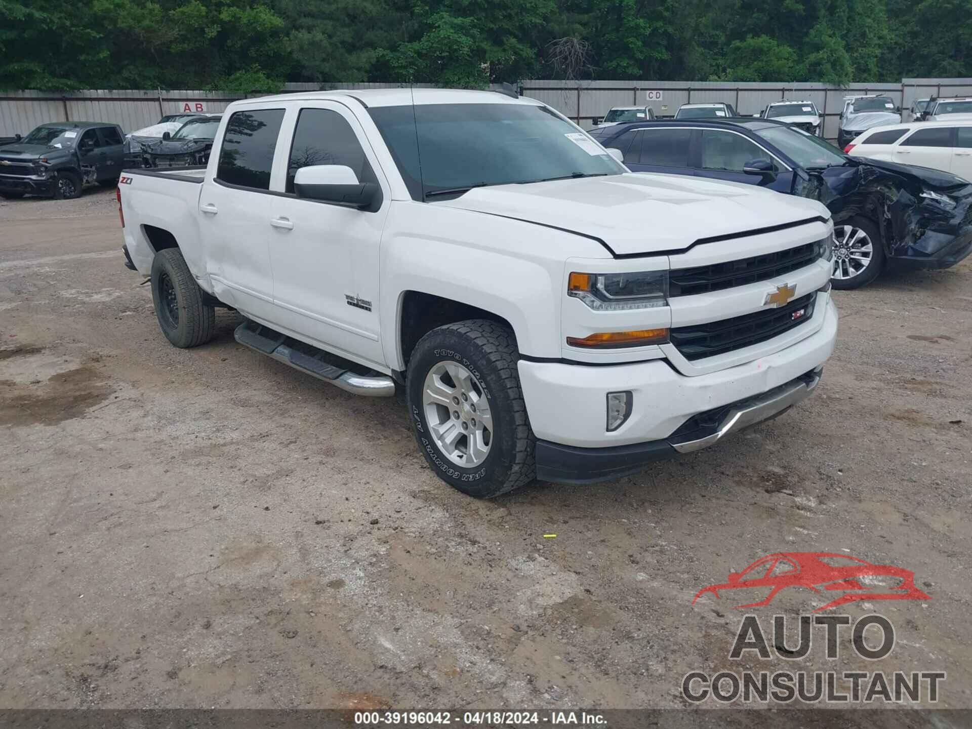 CHEVROLET SILVERADO 1500 2018 - 3GCUKREC8JG407001