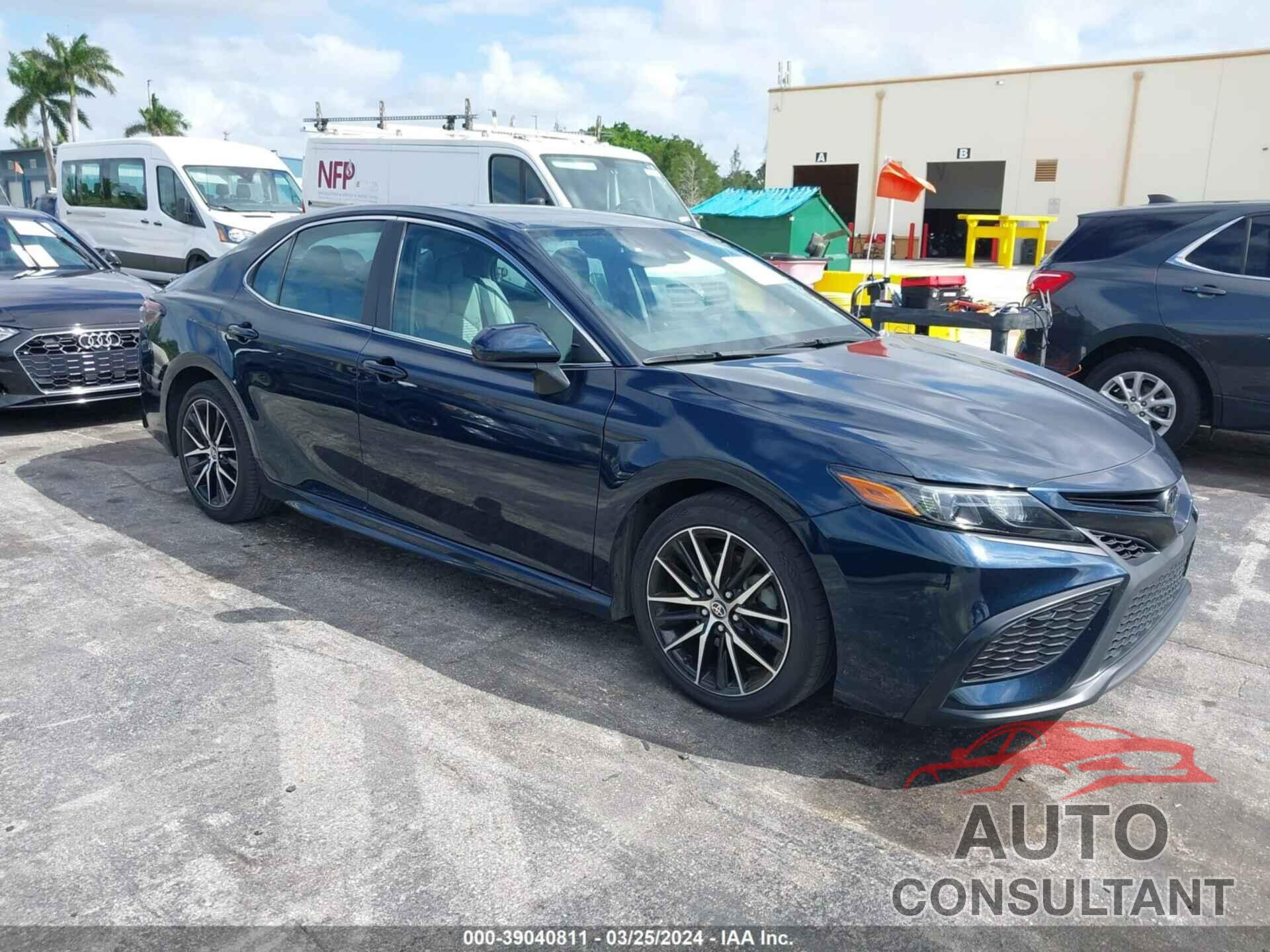 TOYOTA CAMRY 2021 - 4T1G11AK5MU542657