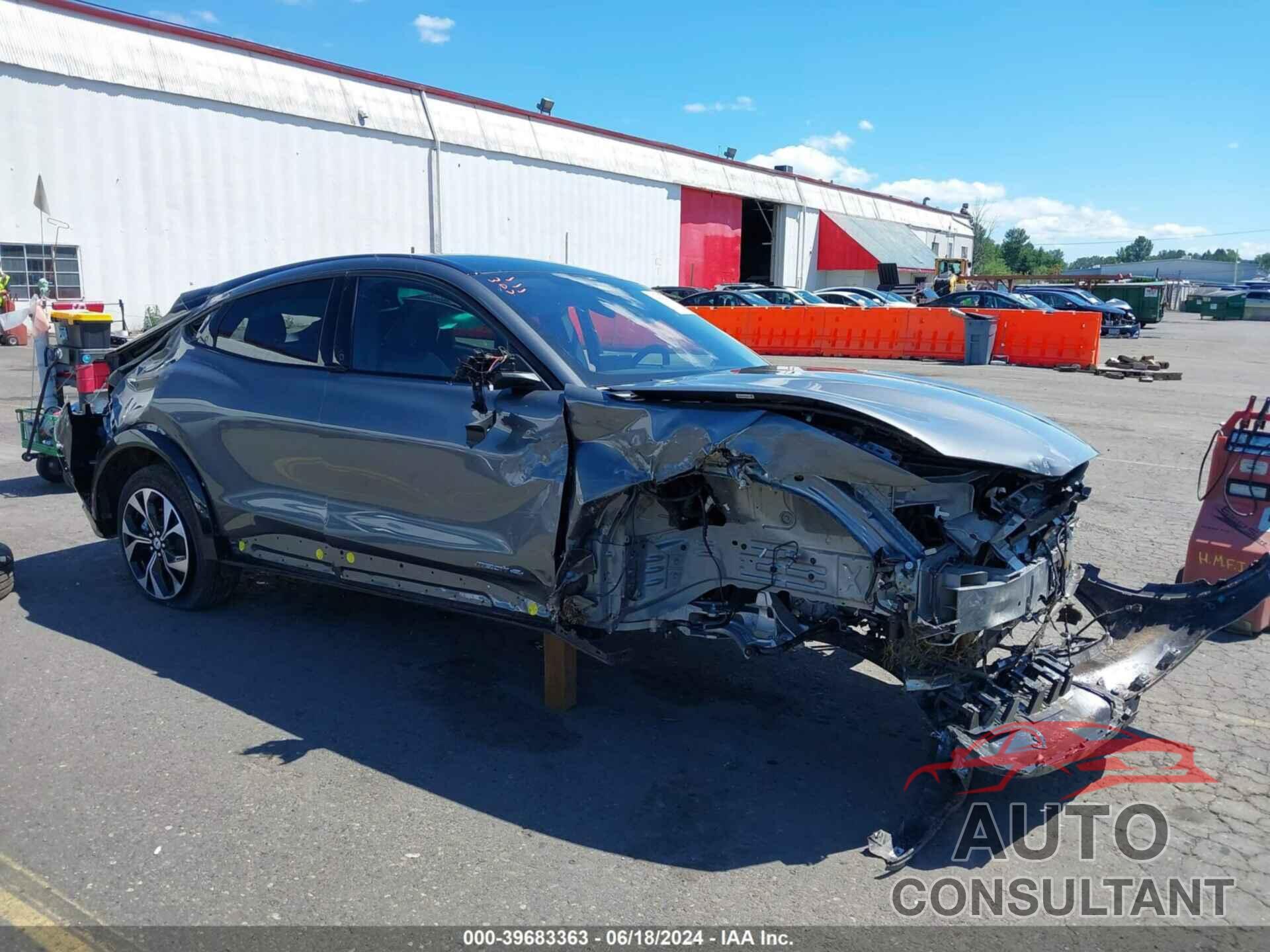 FORD MUSTANG MACH-E 2023 - 3FMTK3SS1PMA33275