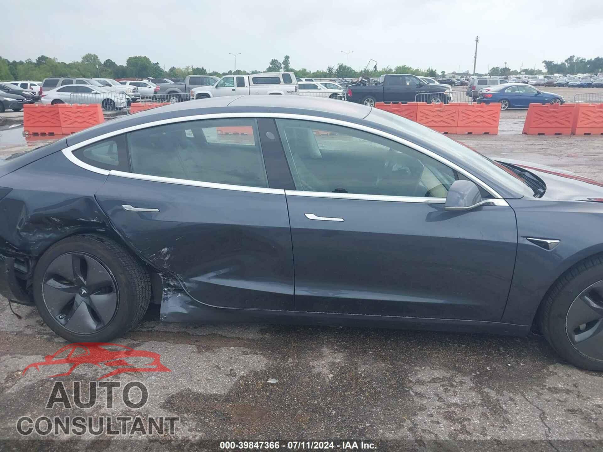 TESLA MODEL 3 2018 - 5YJ3E1EA4JF032054