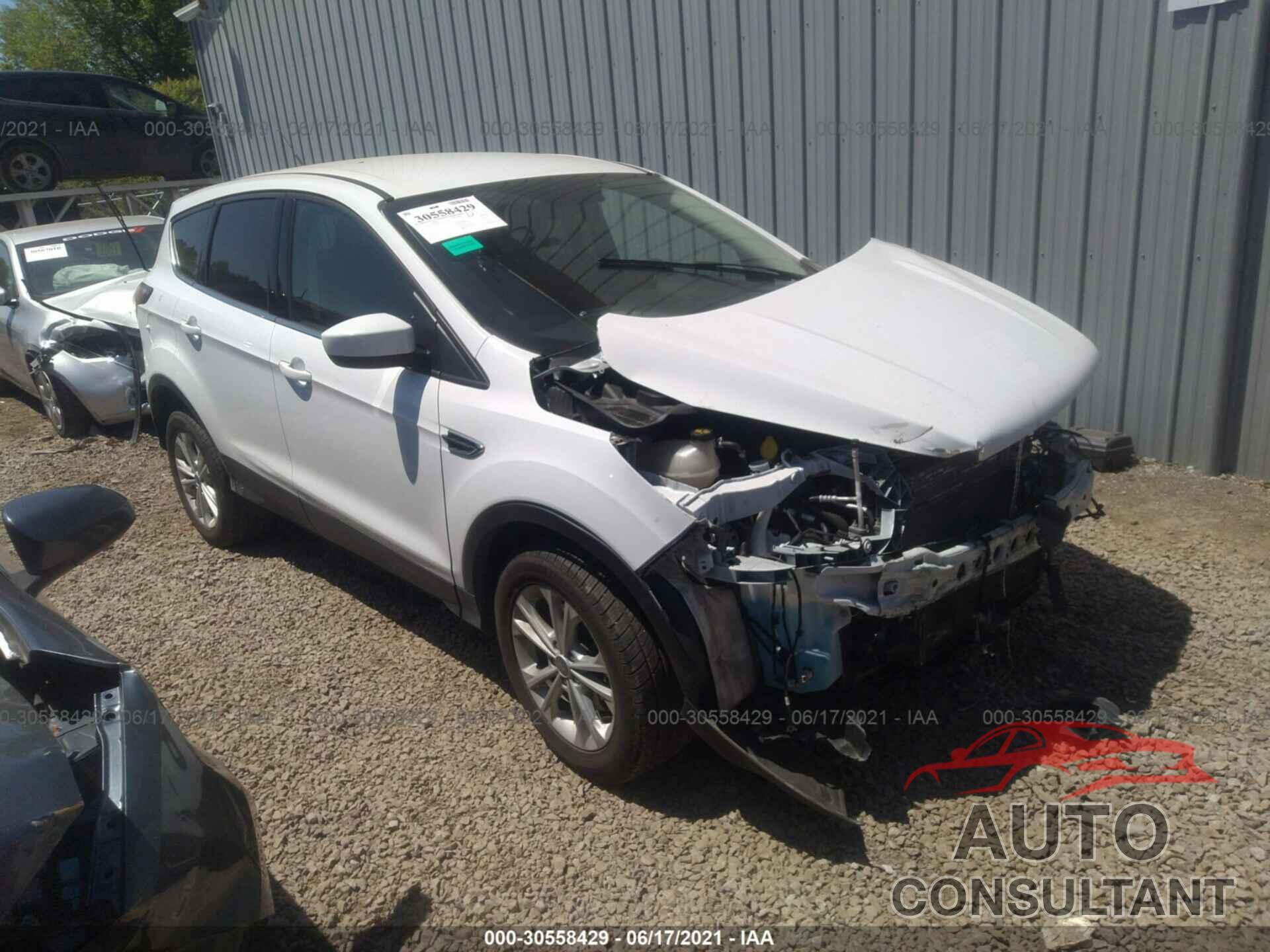 FORD ESCAPE 2017 - 1FMCU9GD2HUB85411