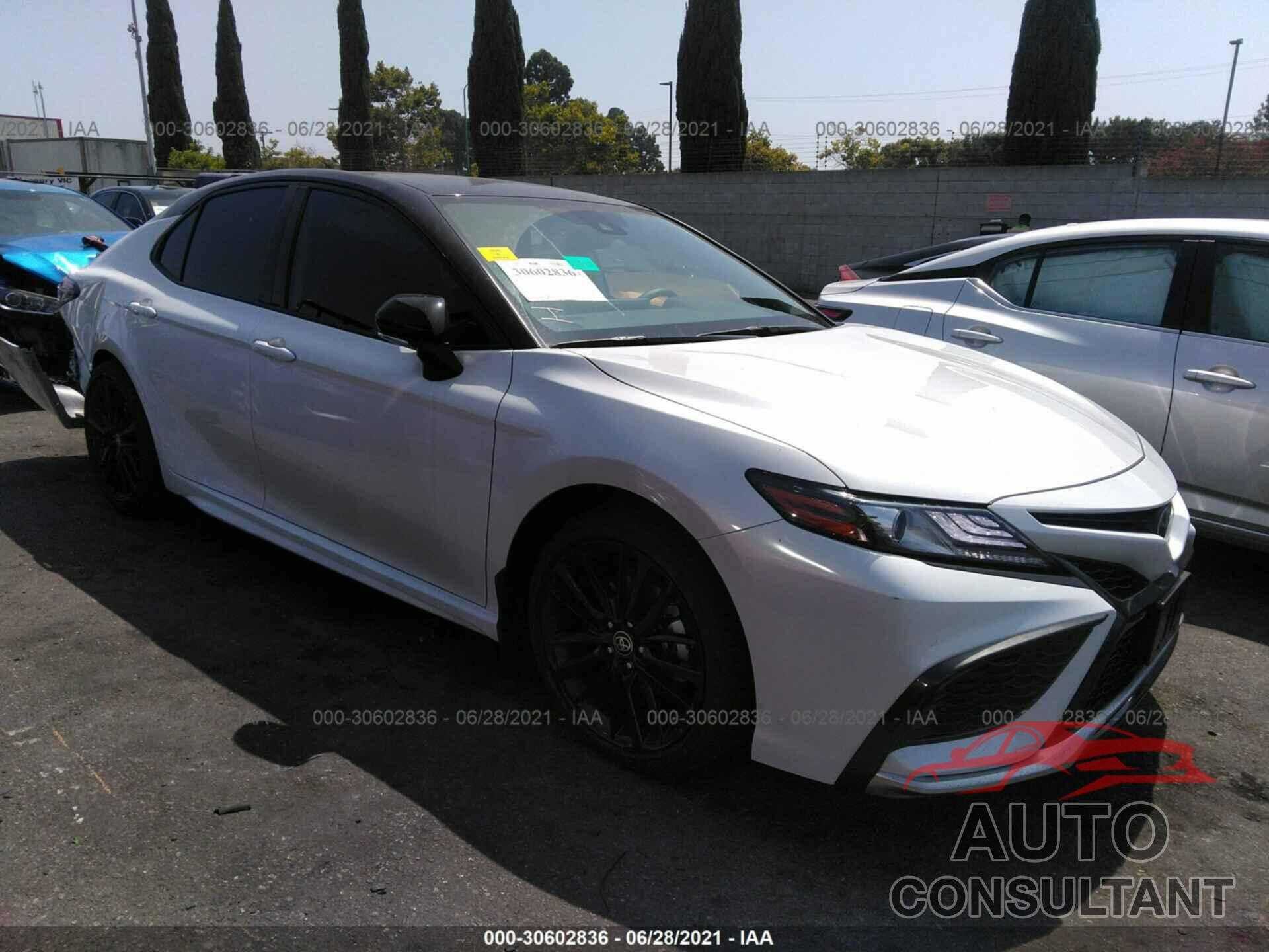 TOYOTA CAMRY 2021 - 4T1K61AK1MU411799