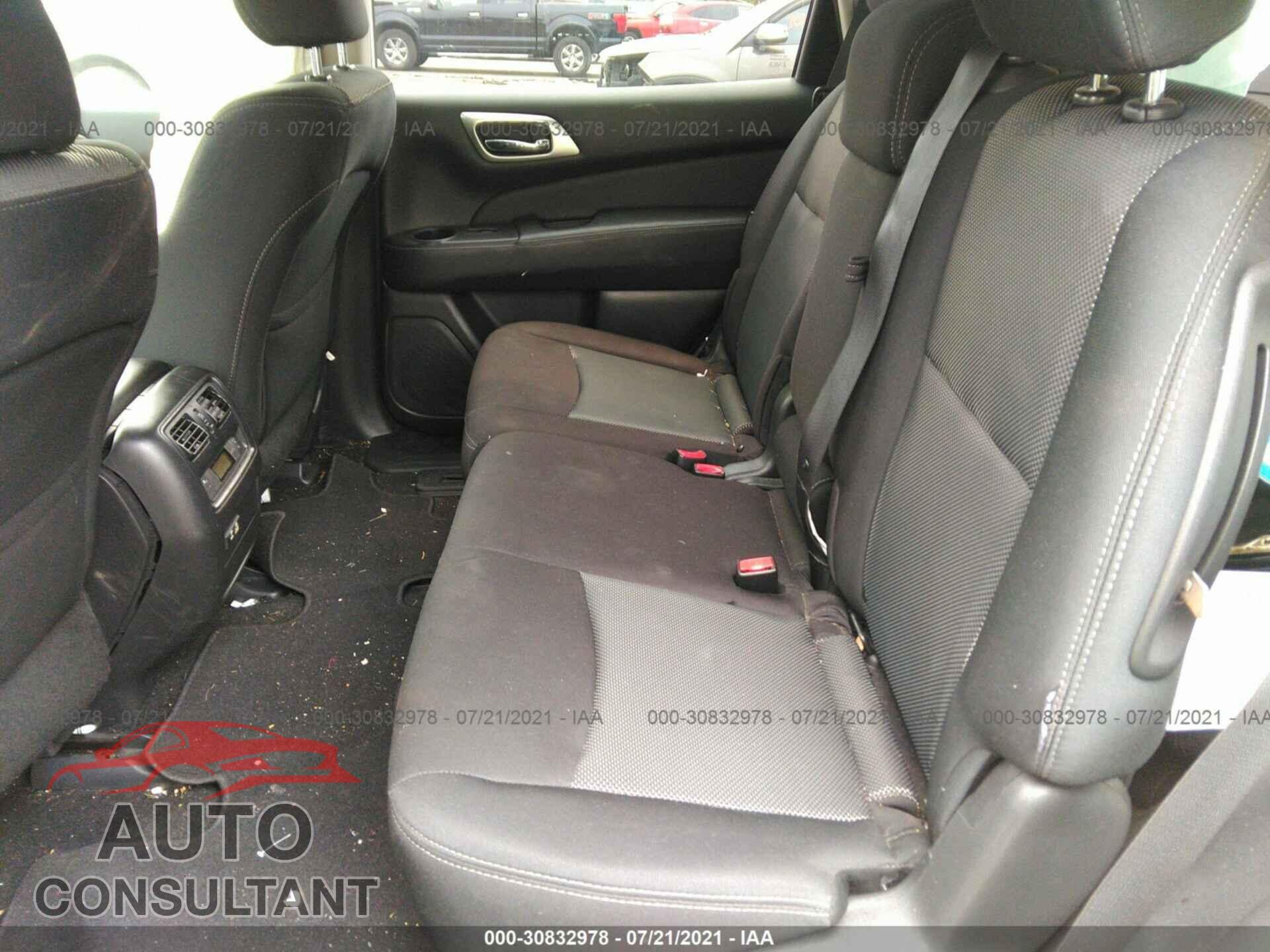 NISSAN PATHFINDER 2019 - 5N1DR2MM1KC632521