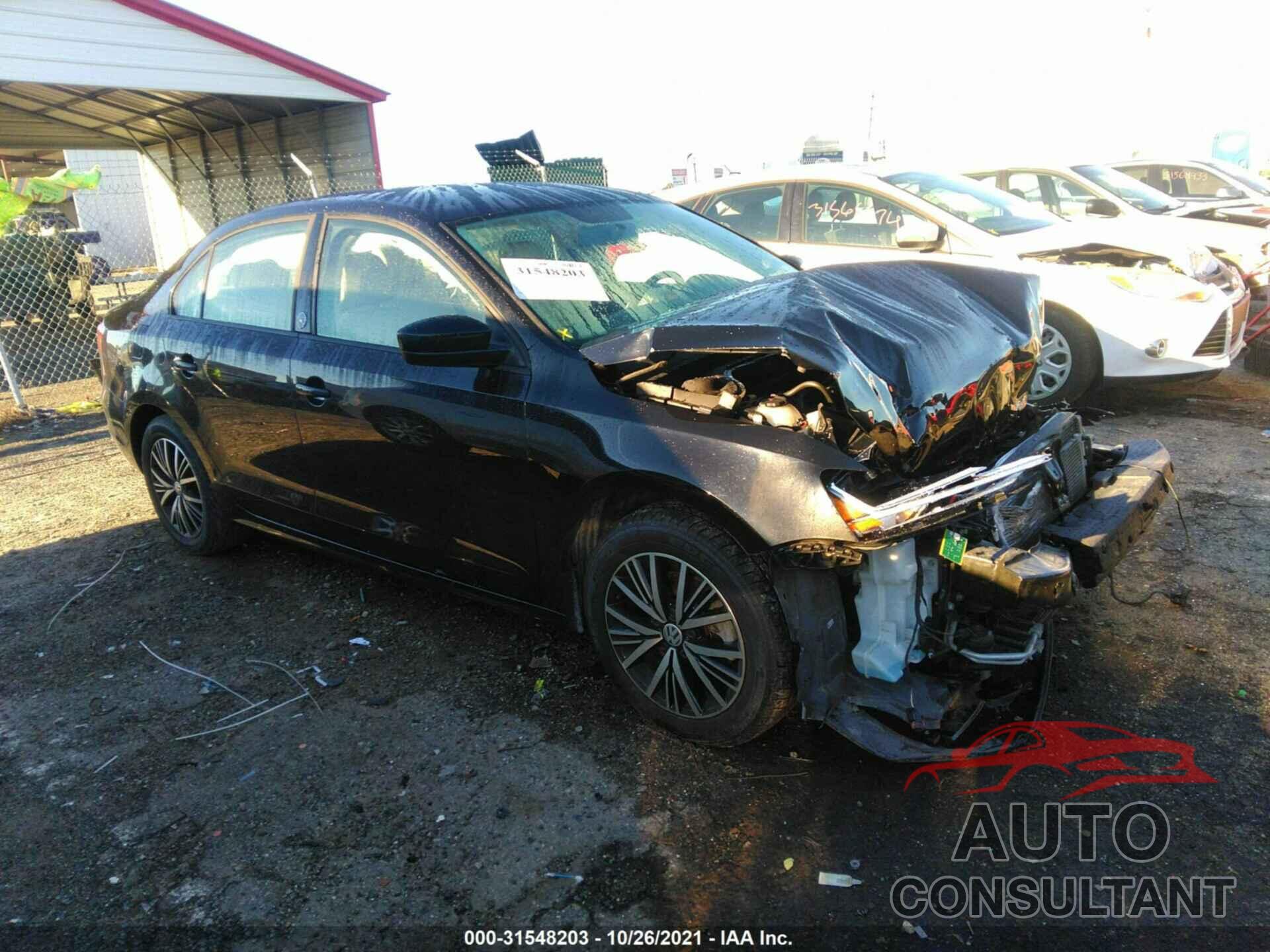 VOLKSWAGEN JETTA 2018 - 3VWDB7AJ8JM230795