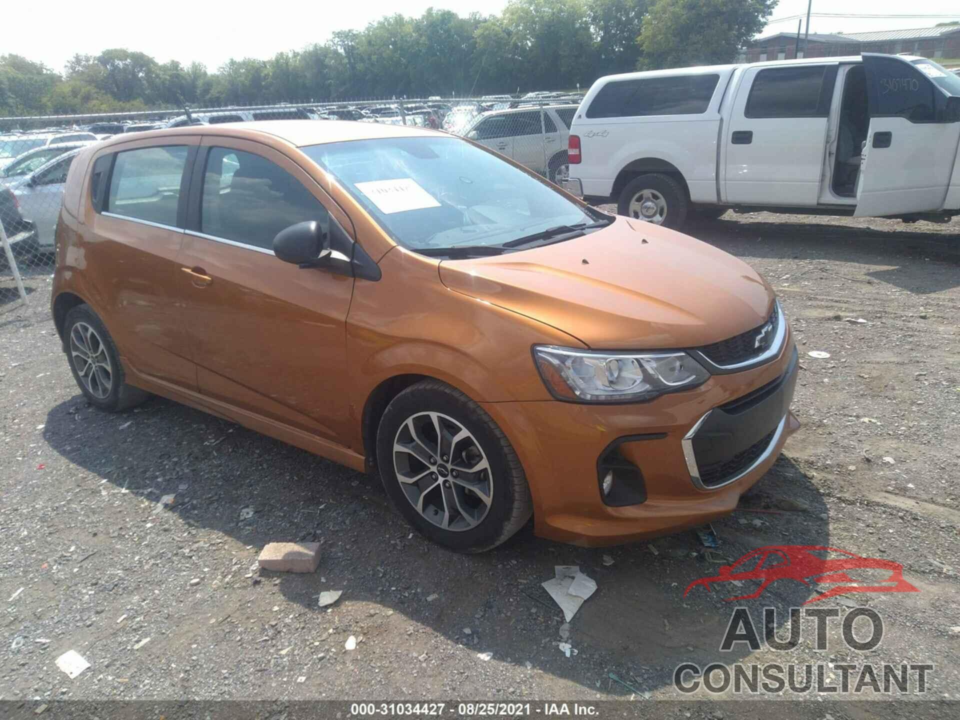 CHEVROLET SONIC 2018 - 1G1JD6SH5J4109085