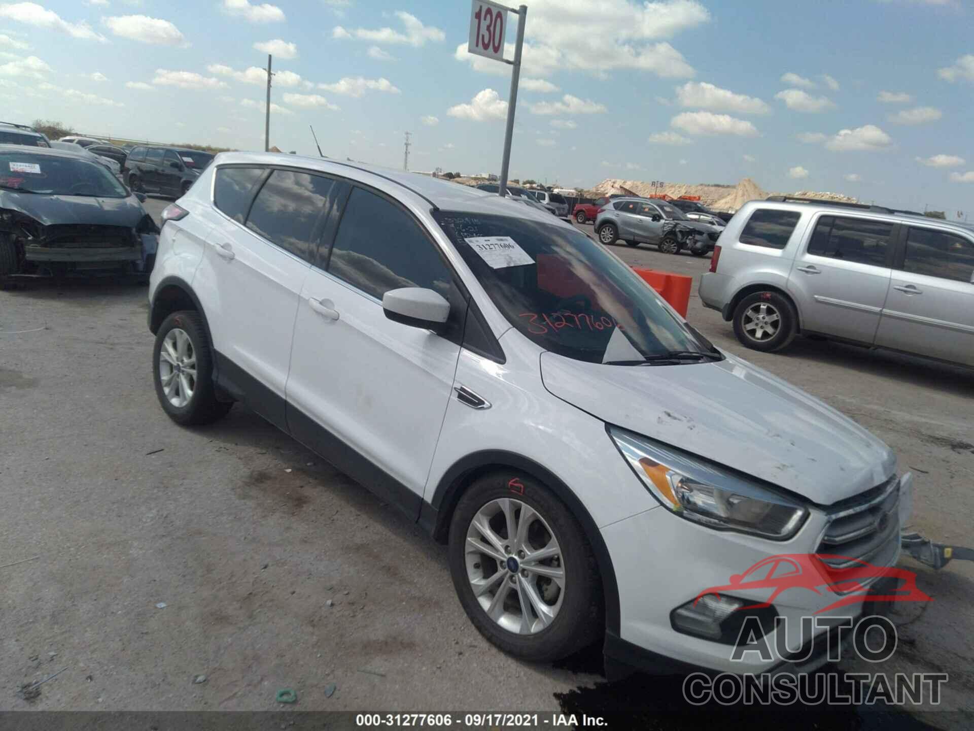 FORD ESCAPE 2017 - 1FMCU0GD4HUC97929