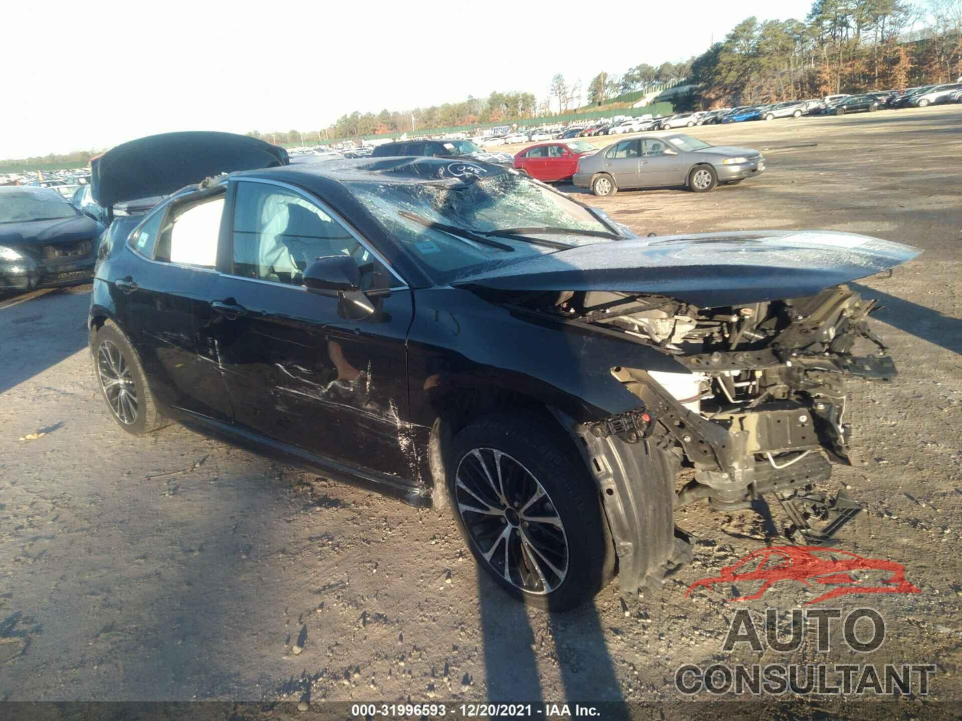 TOYOTA CAMRY 2018 - 4T1B11HK4JU069460