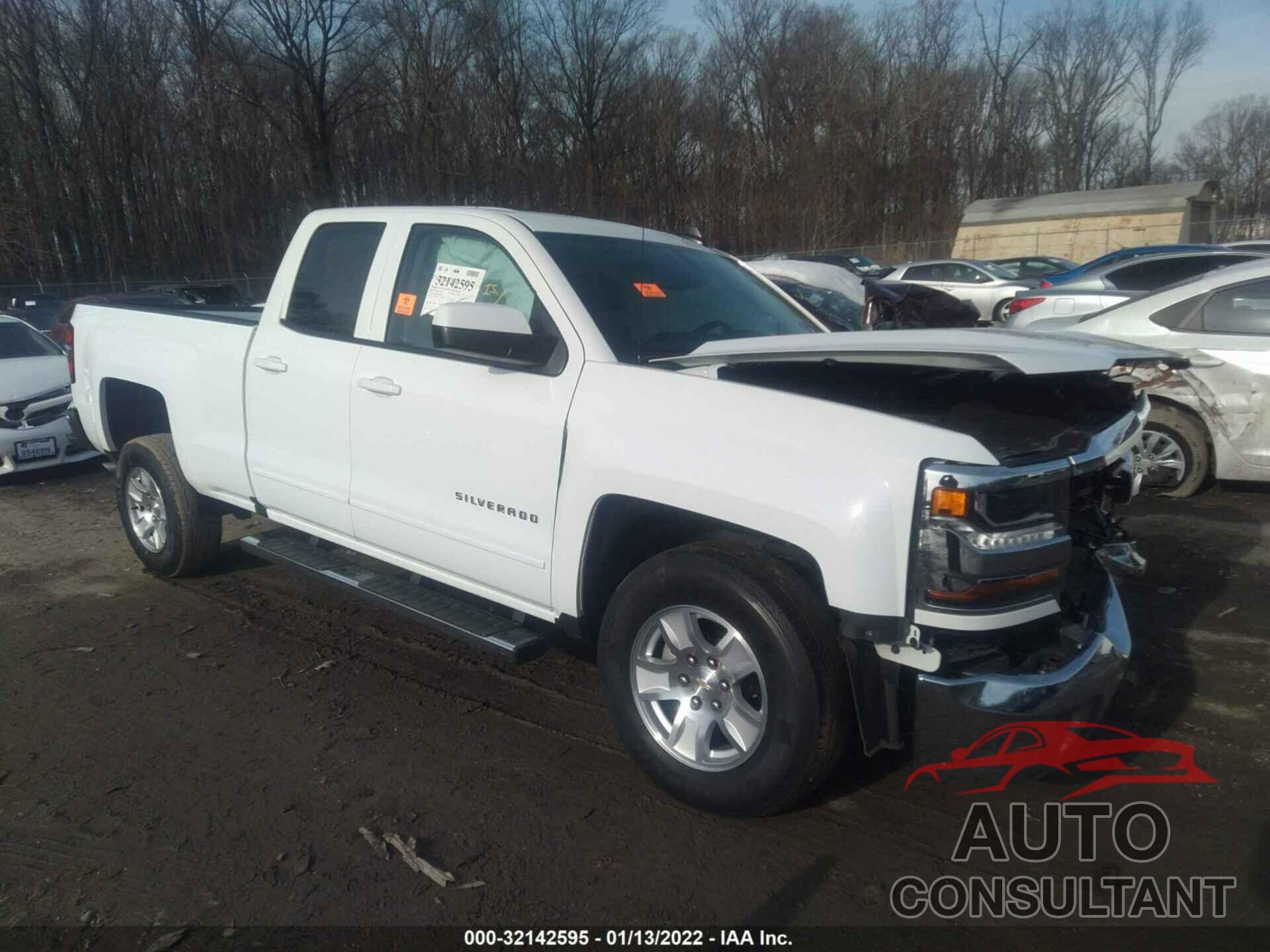CHEVROLET SILVERADO 1500 2018 - 1GCRCREC8JZ220408
