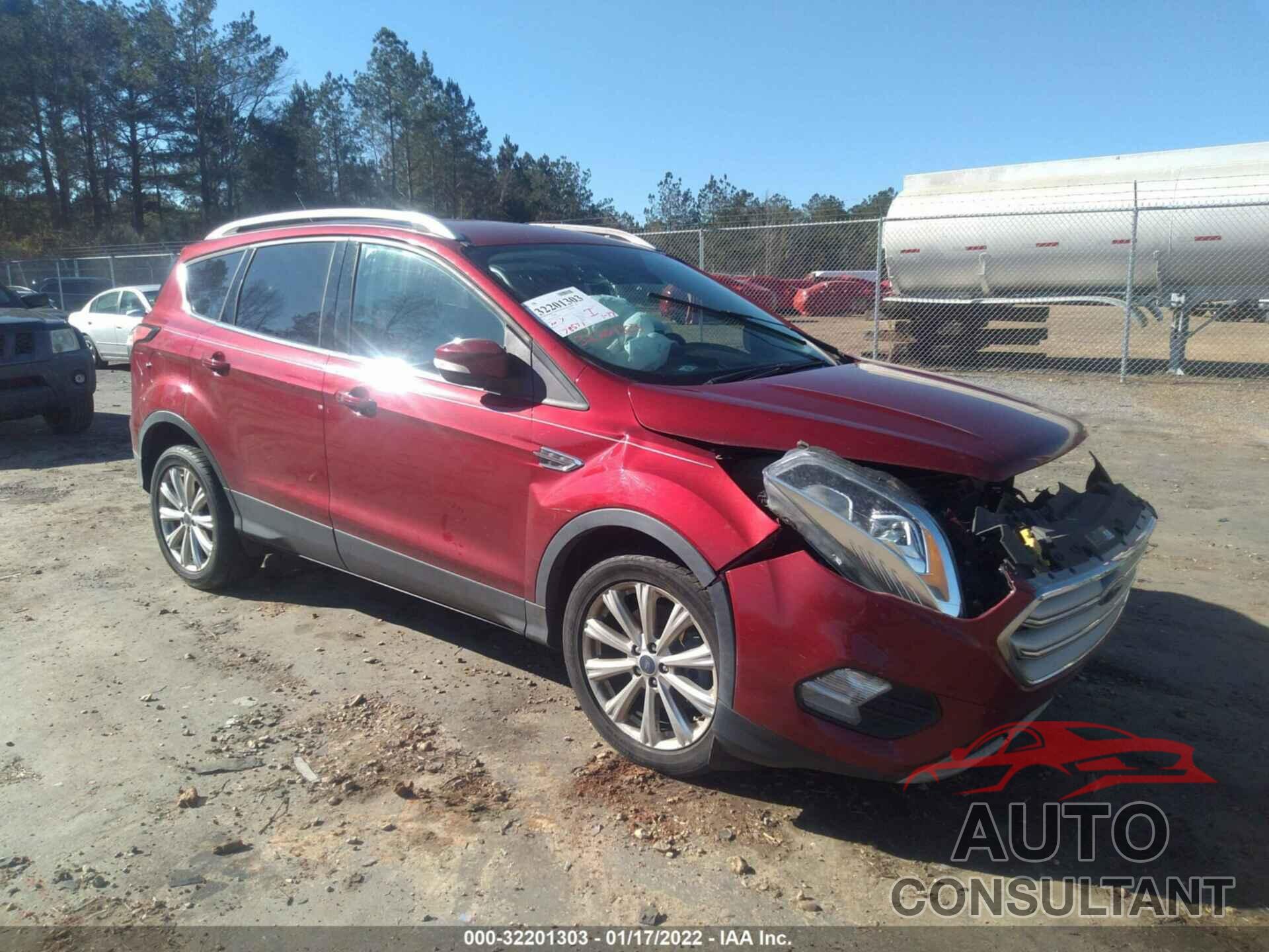 FORD ESCAPE 2017 - 1FMCU0J93HUD63987