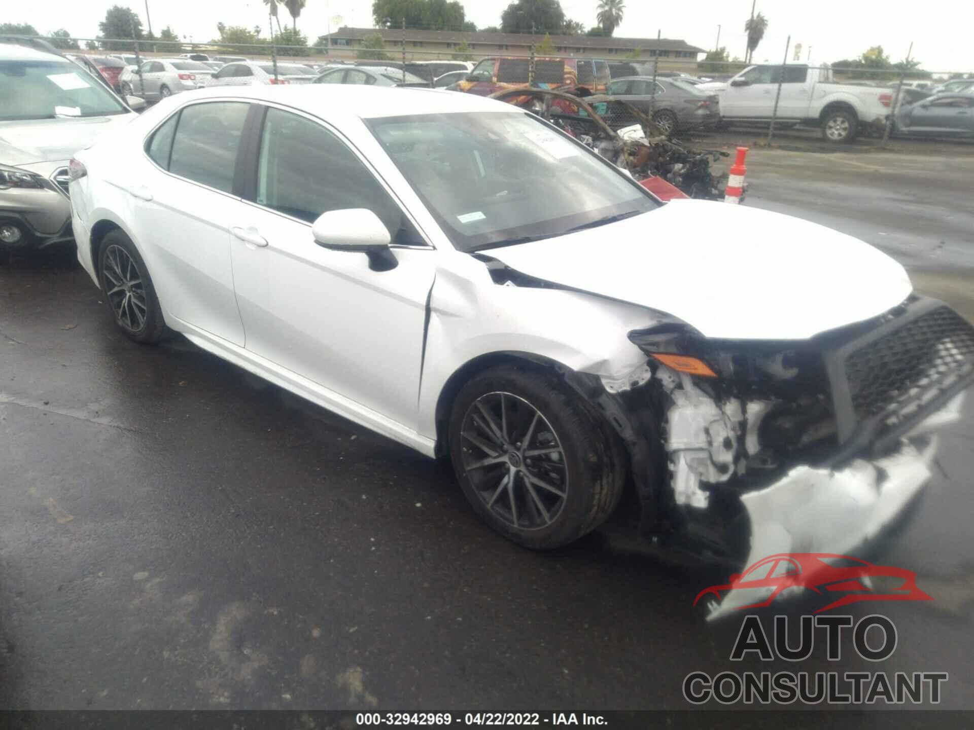 TOYOTA CAMRY 2021 - 4T1G11AK1MU592035