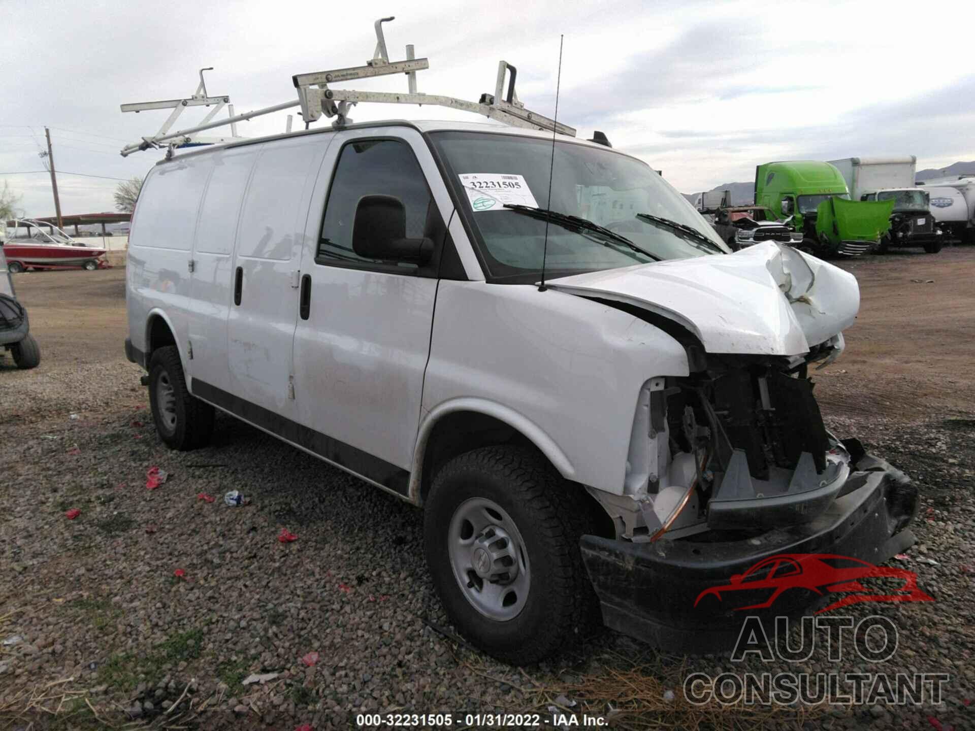 CHEVROLET EXPRESS CARGO VAN 2020 - 1GCWGAFG7L1161105