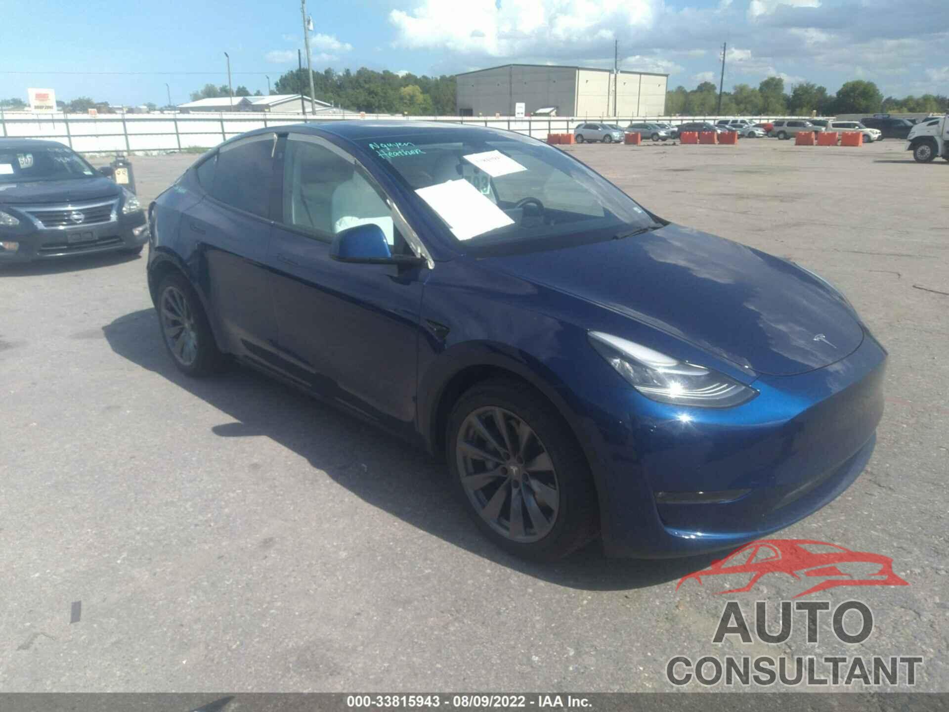 TESLA MODEL Y 2021 - 5YJYGAEE6MF145012