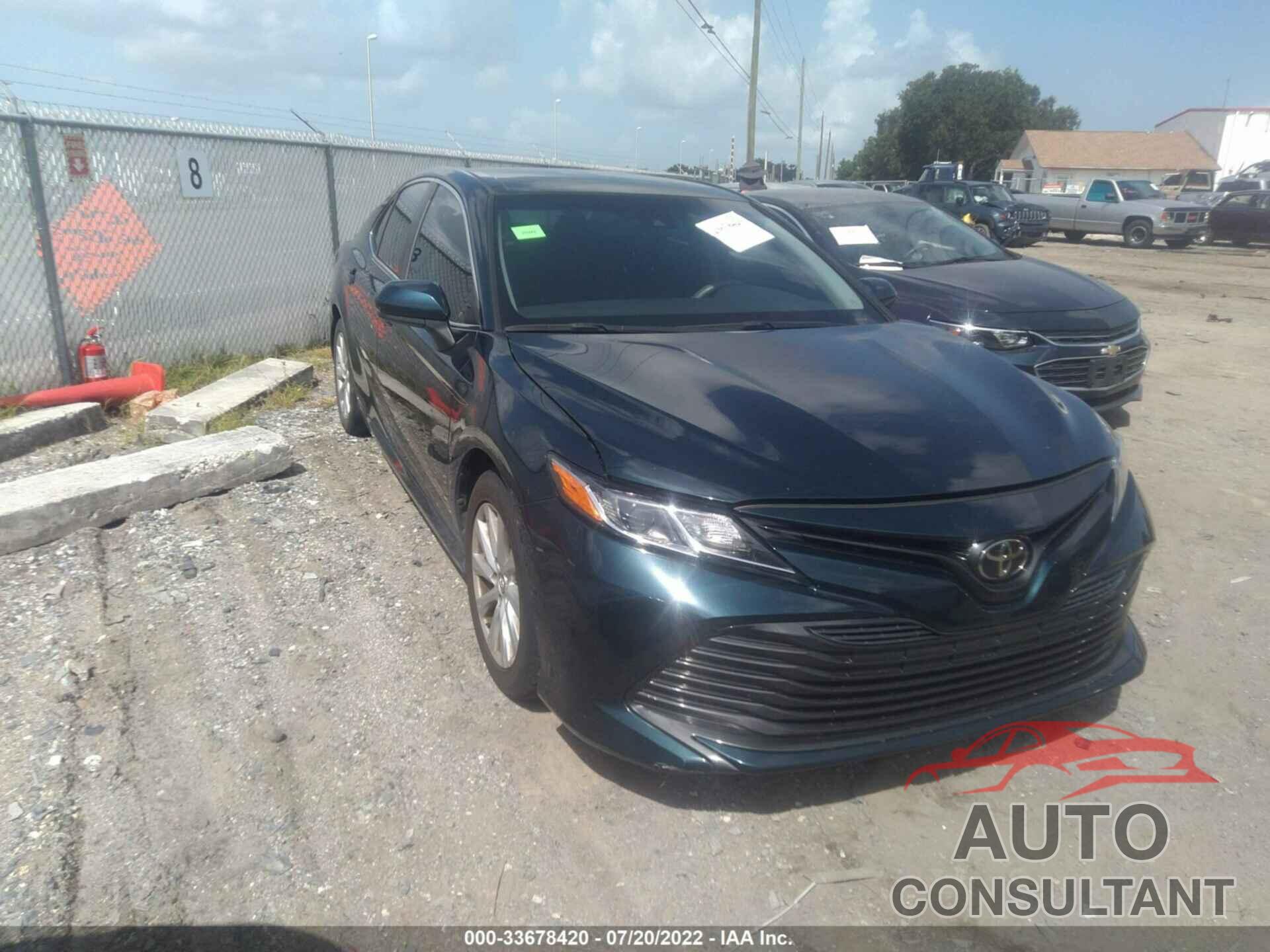 TOYOTA CAMRY 2018 - 4T1B11HK2JU610067
