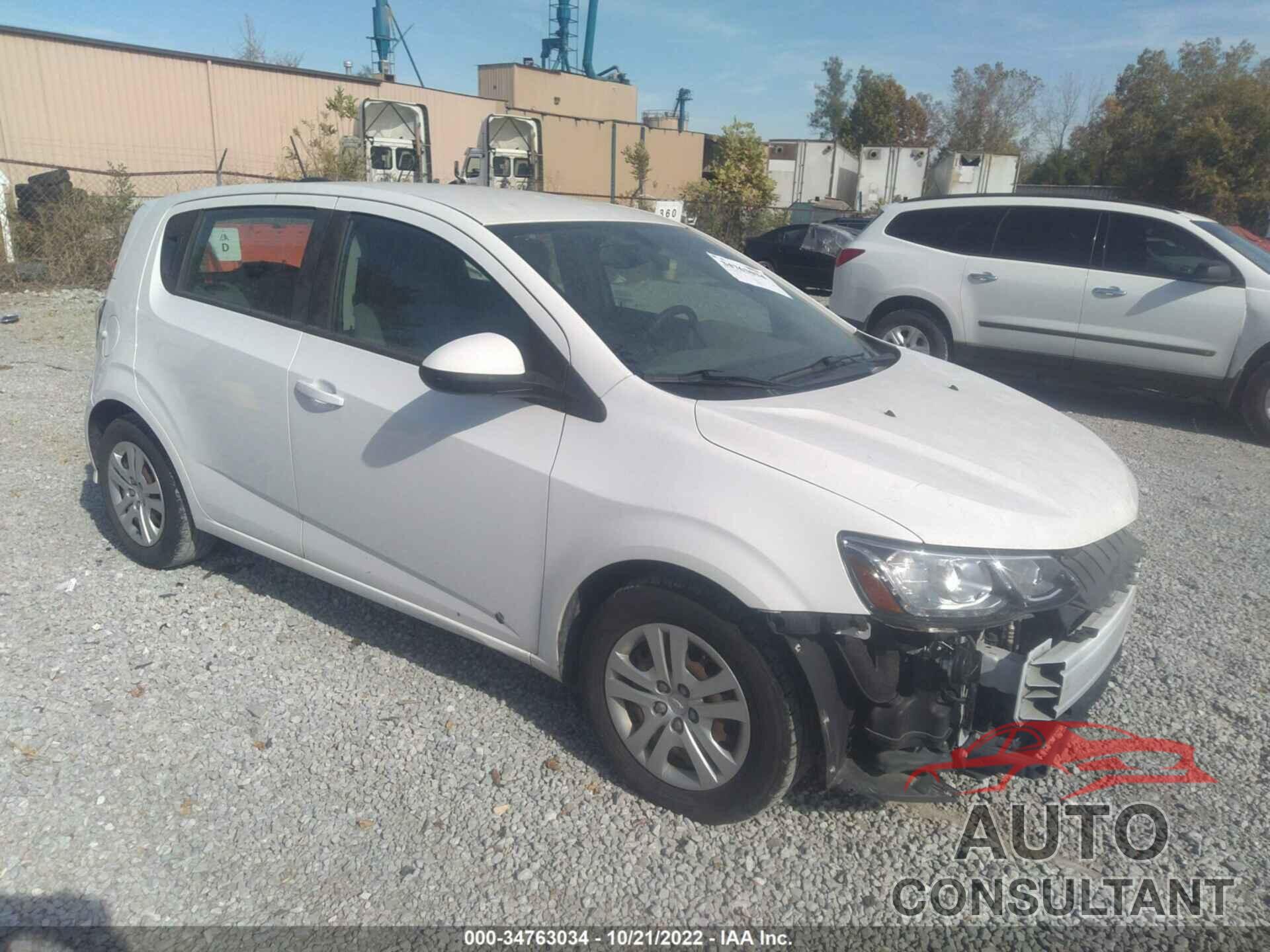 CHEVROLET SONIC 2017 - 1G1JG6SH4H4169506