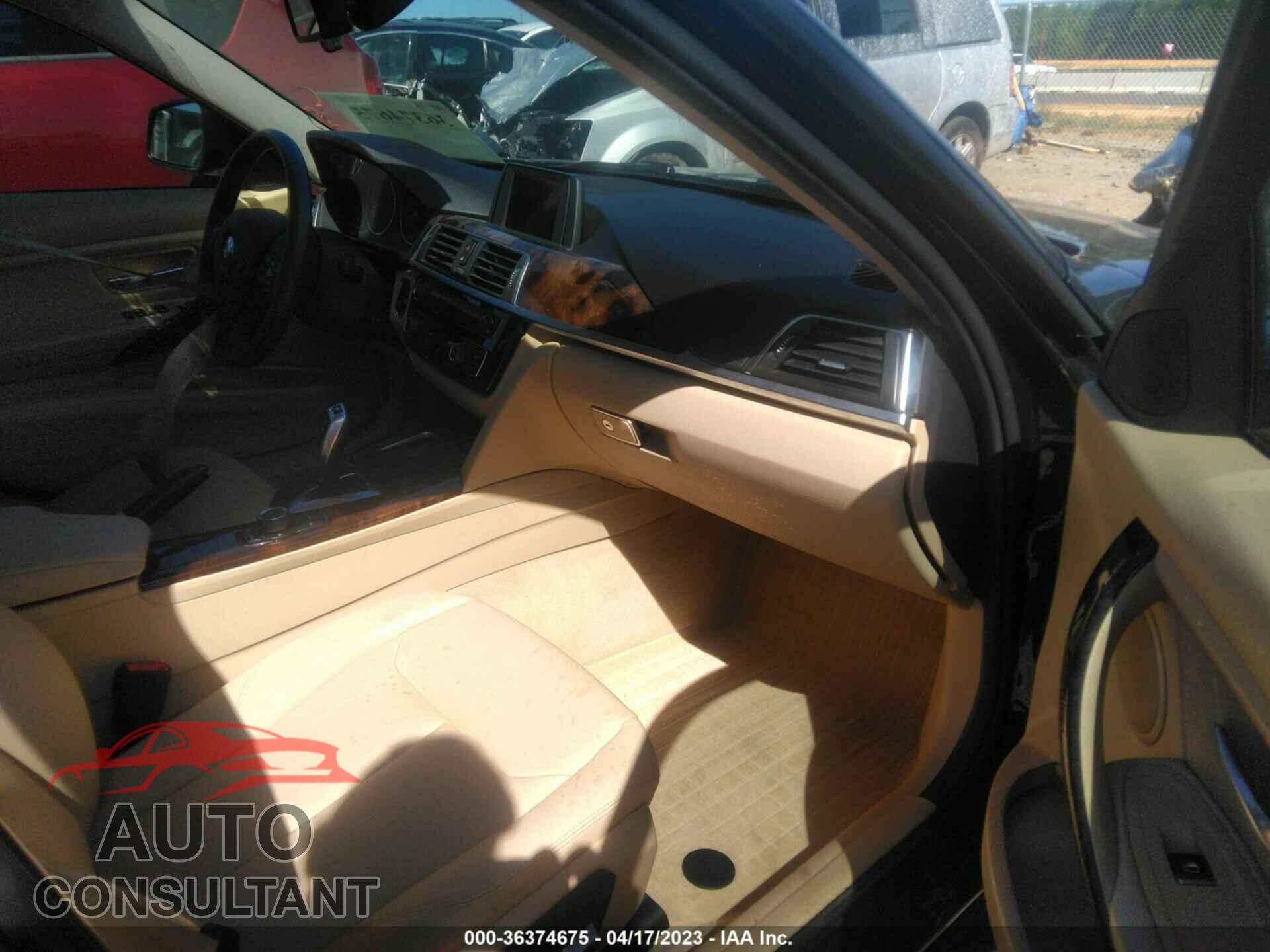 BMW 3 SERIES 2016 - WBA8A9C57GK617841