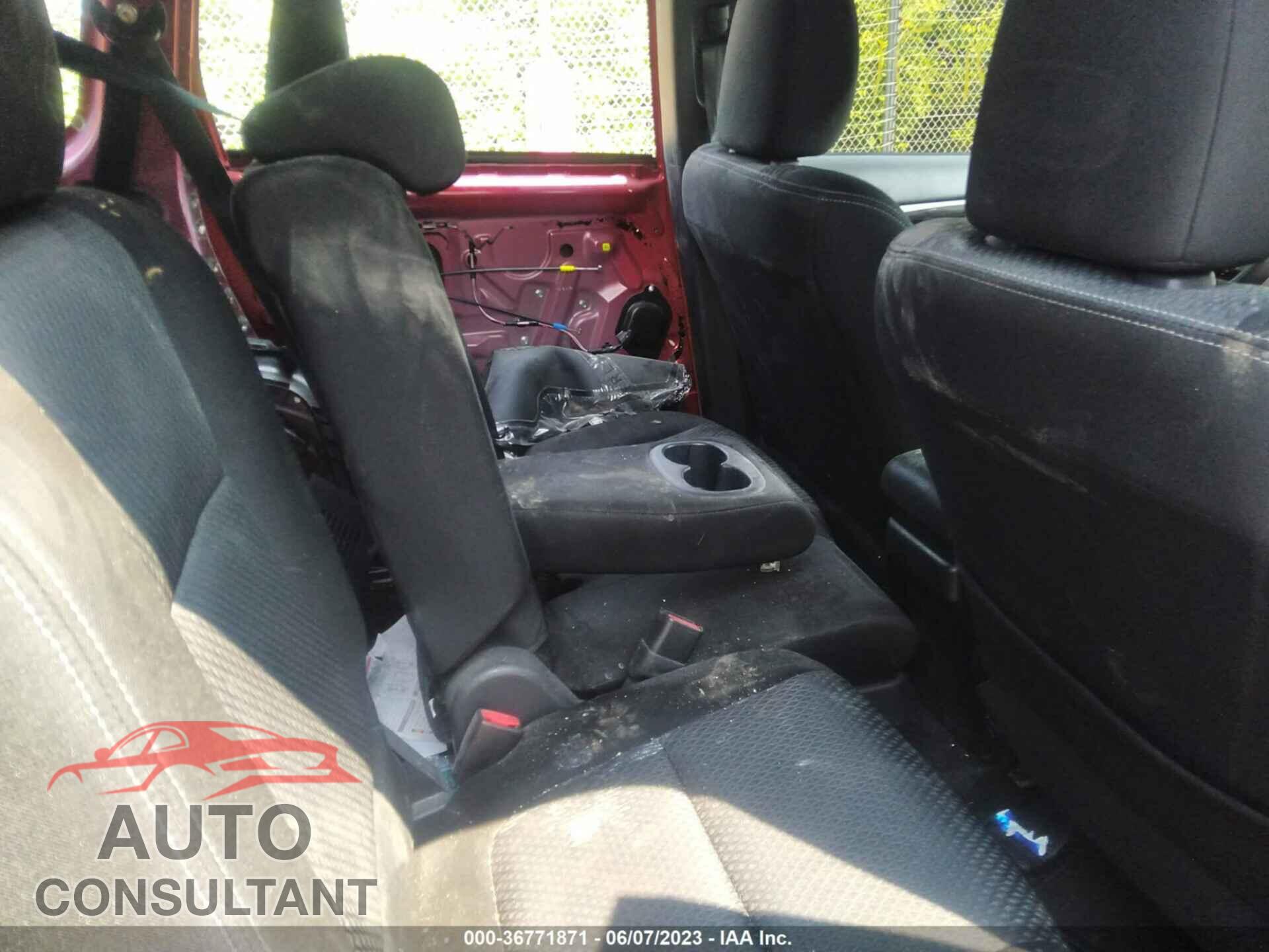 MITSUBISHI OUTLANDER 2018 - JA4AD3A37JZ044779