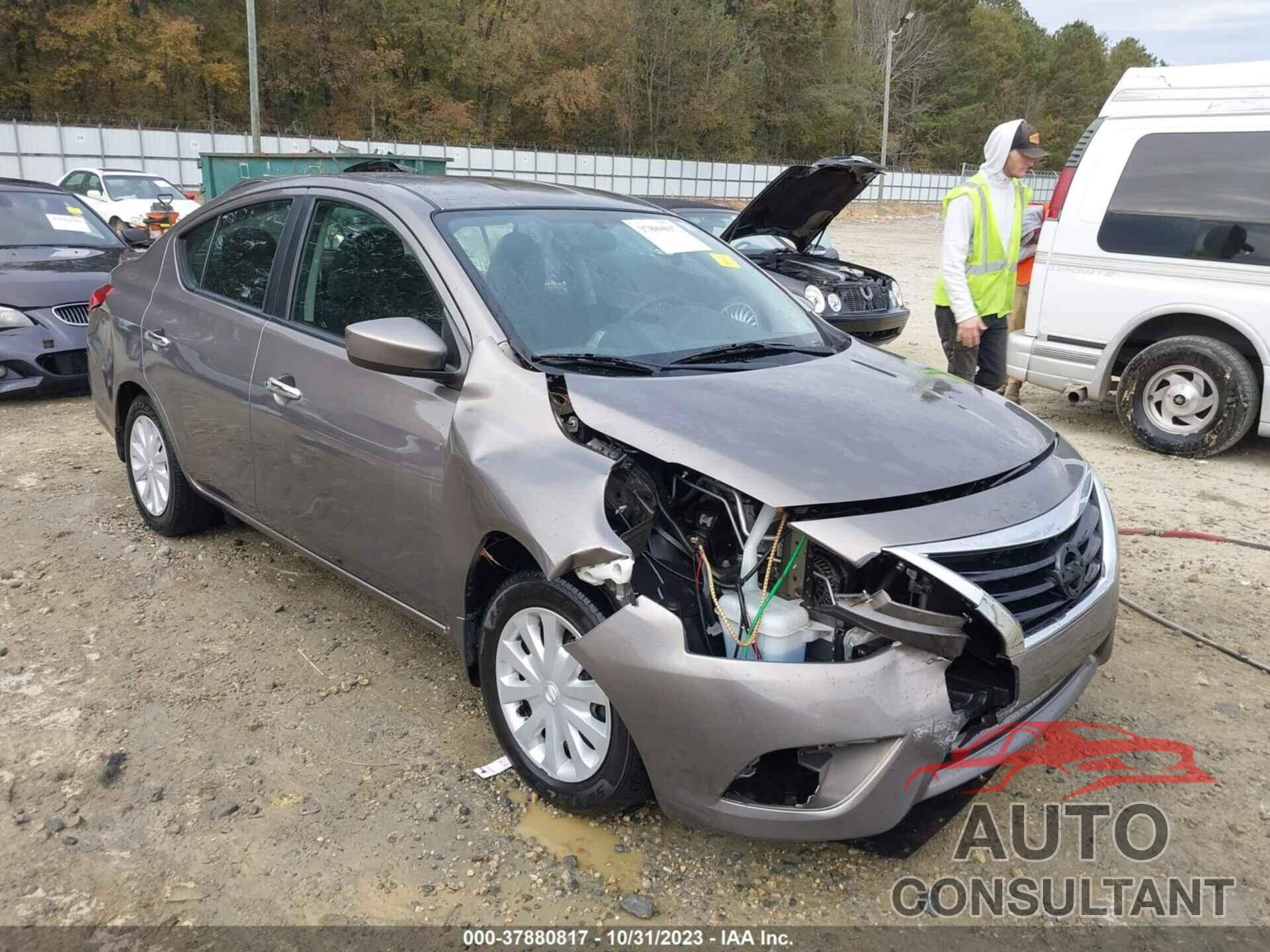 NISSAN VERSA 2017 - 3N1CN7AP3HL819539