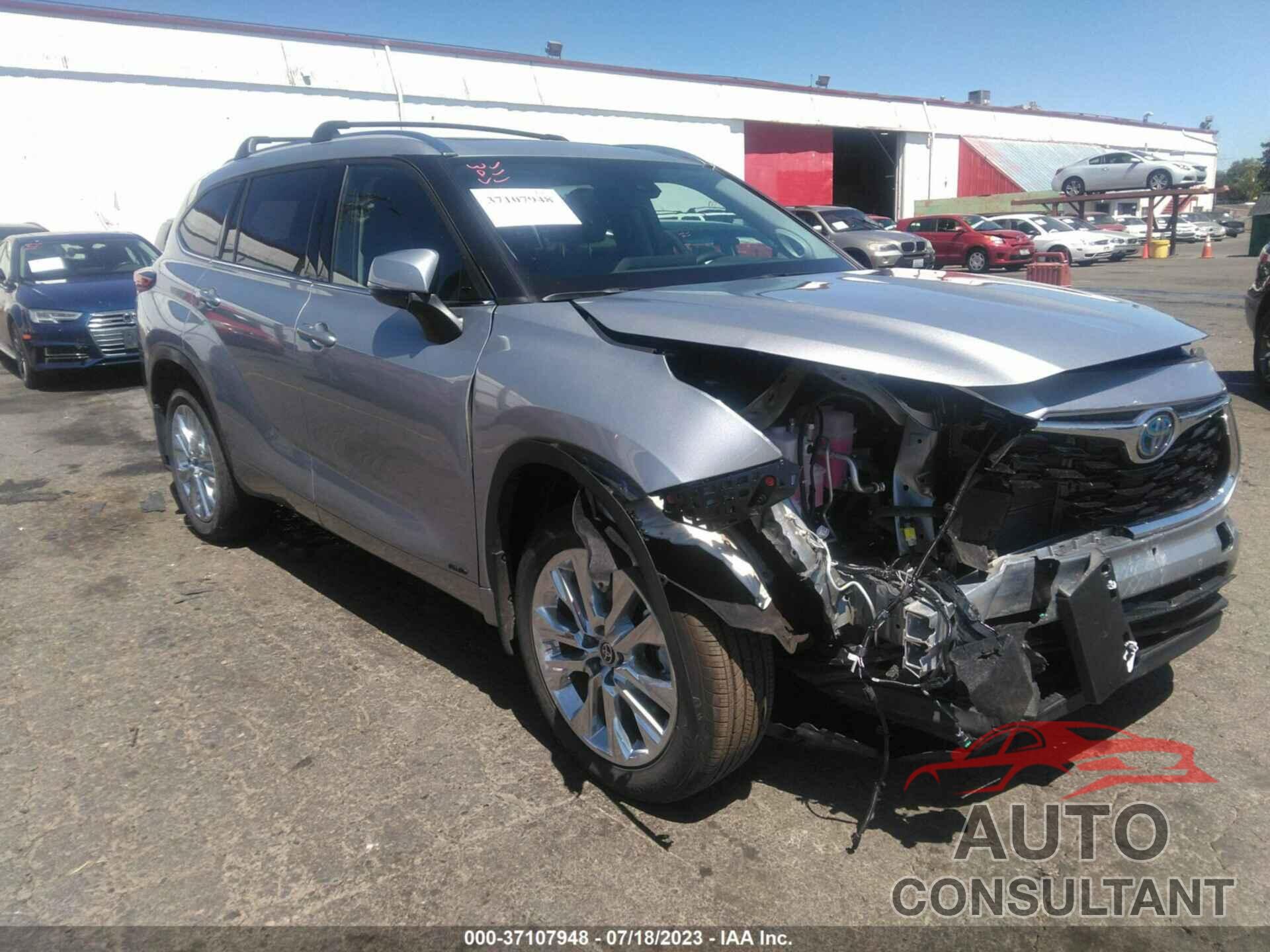 TOYOTA HIGHLANDER 2023 - 5TDXBRCH3PS121966