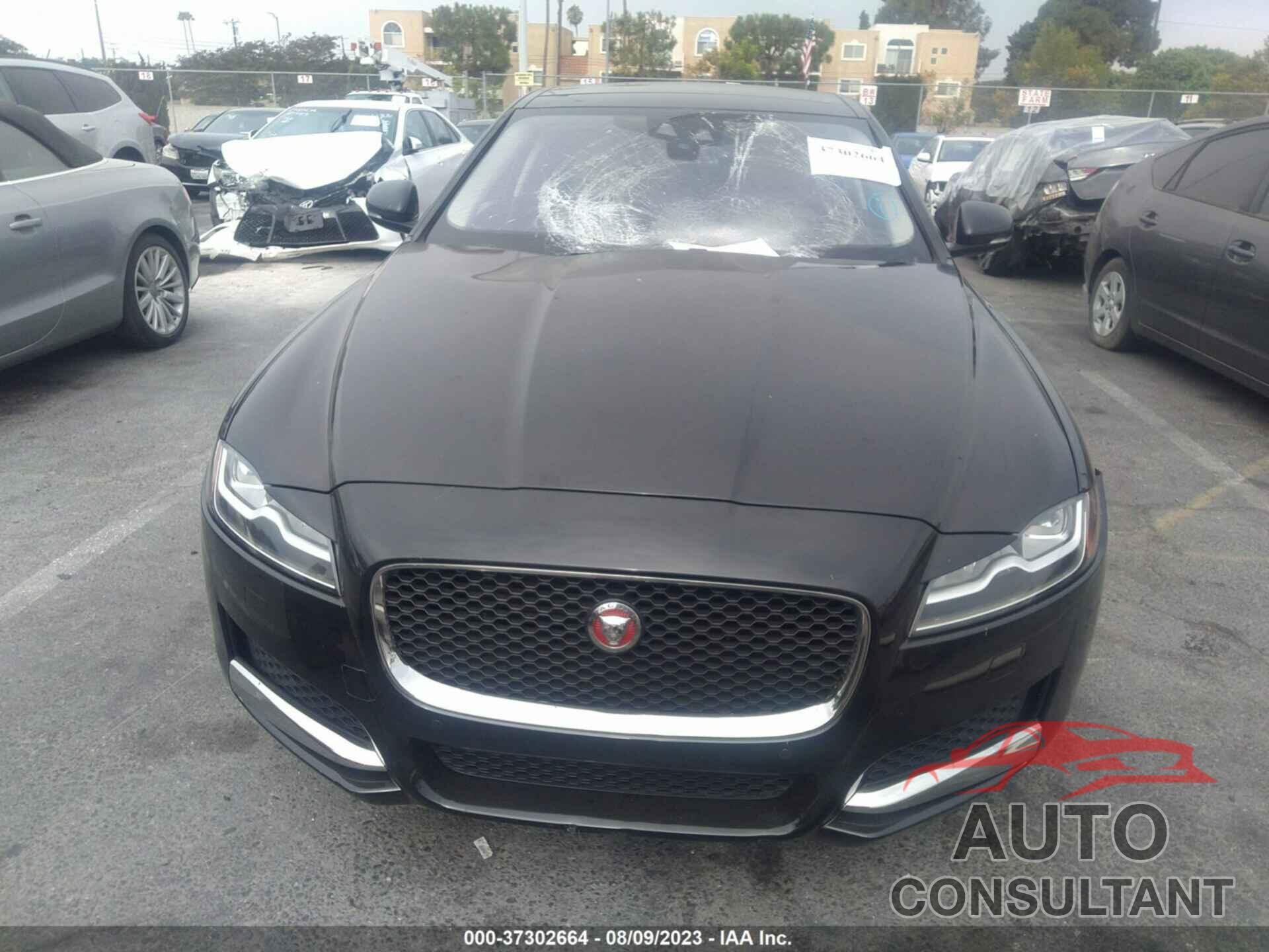 JAGUAR XF 2017 - SAJBE4BV9HCY27128