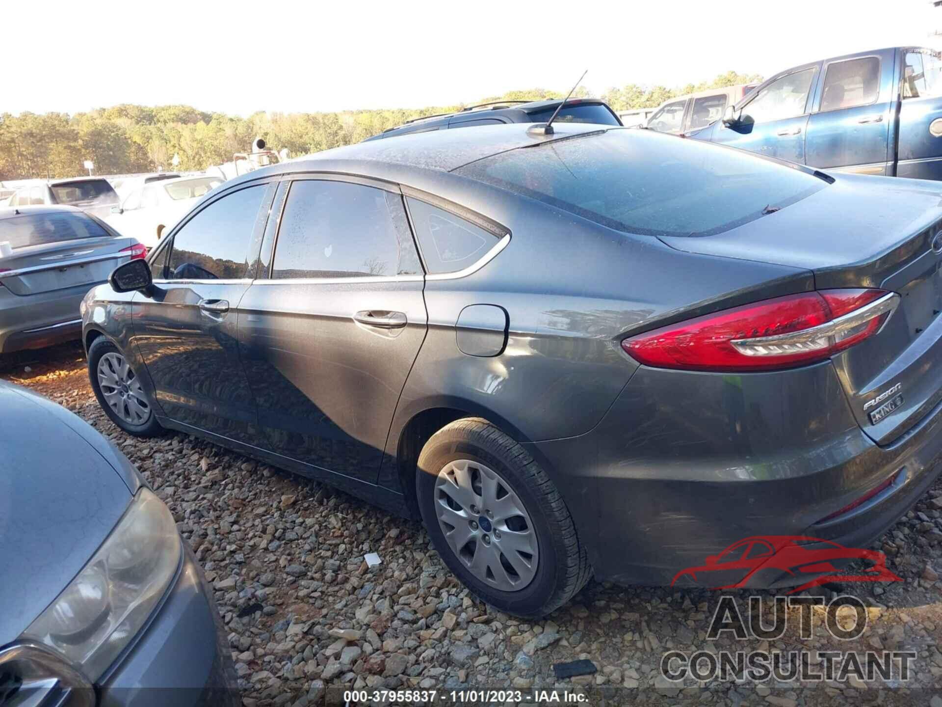 FORD FUSION 2019 - 3FA6P0G70KR246032