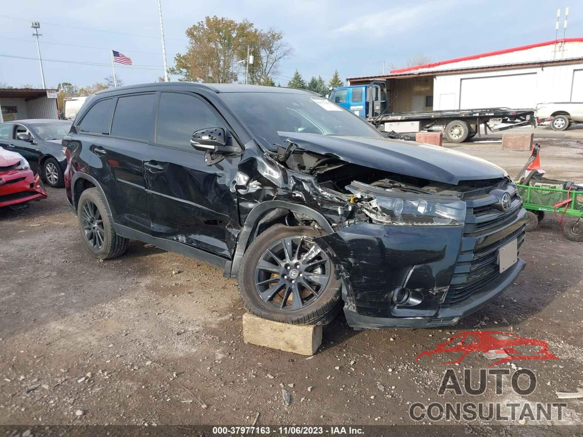 TOYOTA HIGHLANDER 2019 - 5TDJZRFH6KS978739