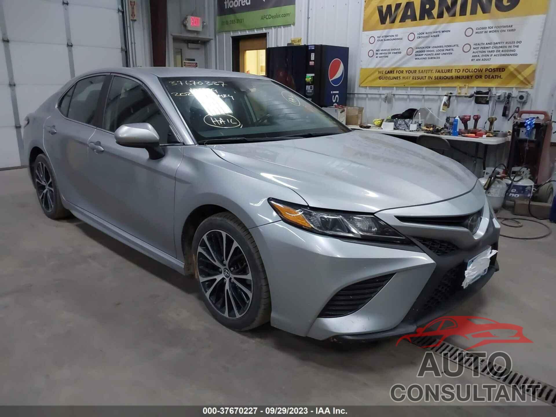 TOYOTA CAMRY 2020 - 4T1G11AK0LU351792