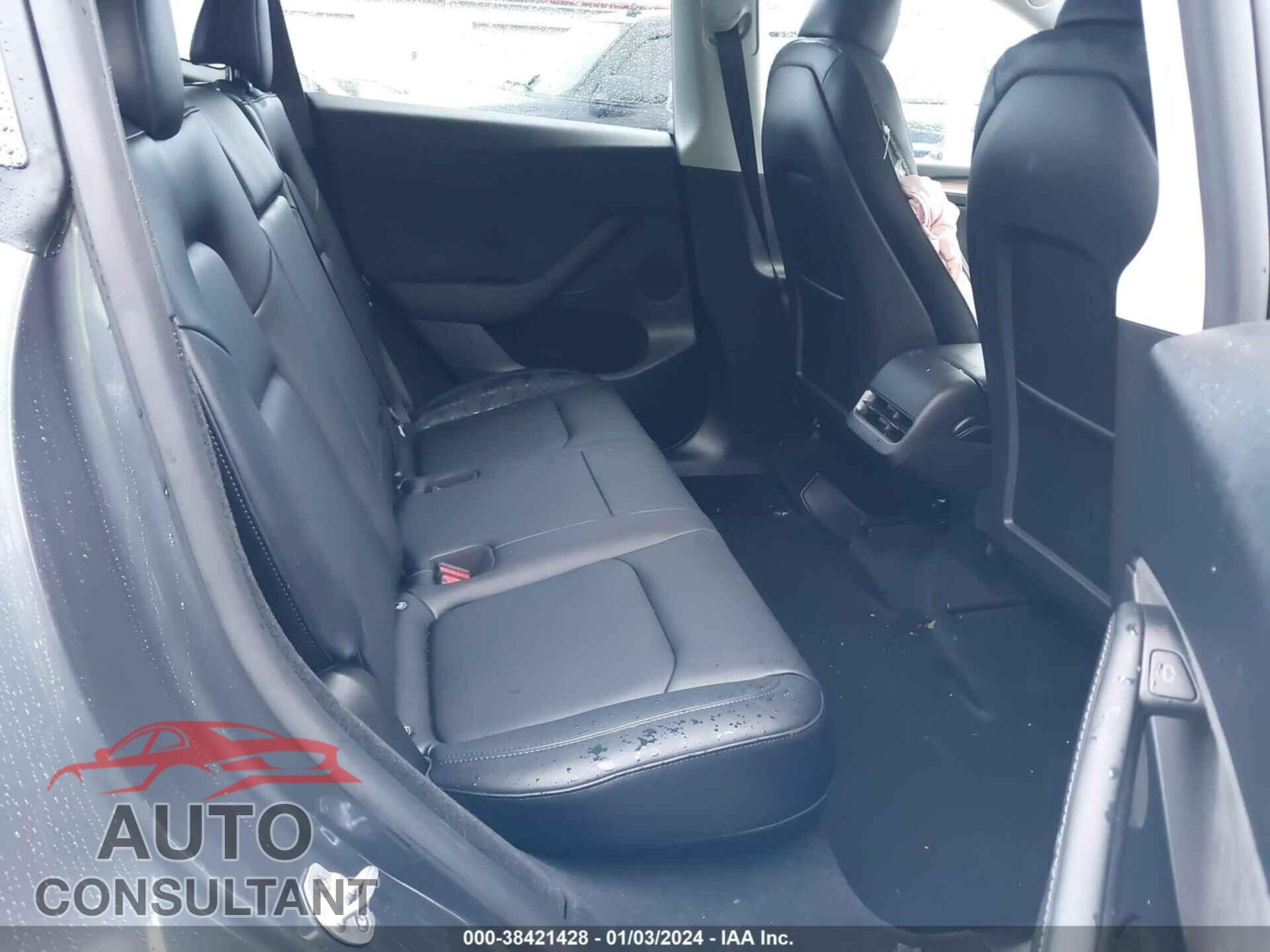 TESLA MODEL Y 2023 - 7SAYGDEE8PF907703