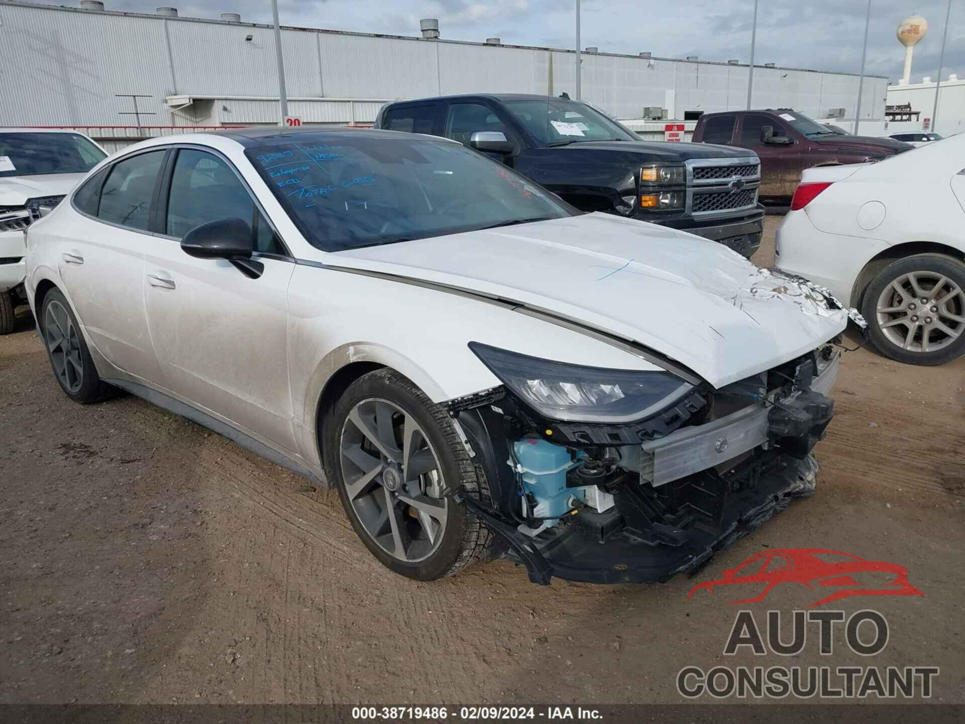 HYUNDAI SONATA 2023 - KMHL44J29PA283488