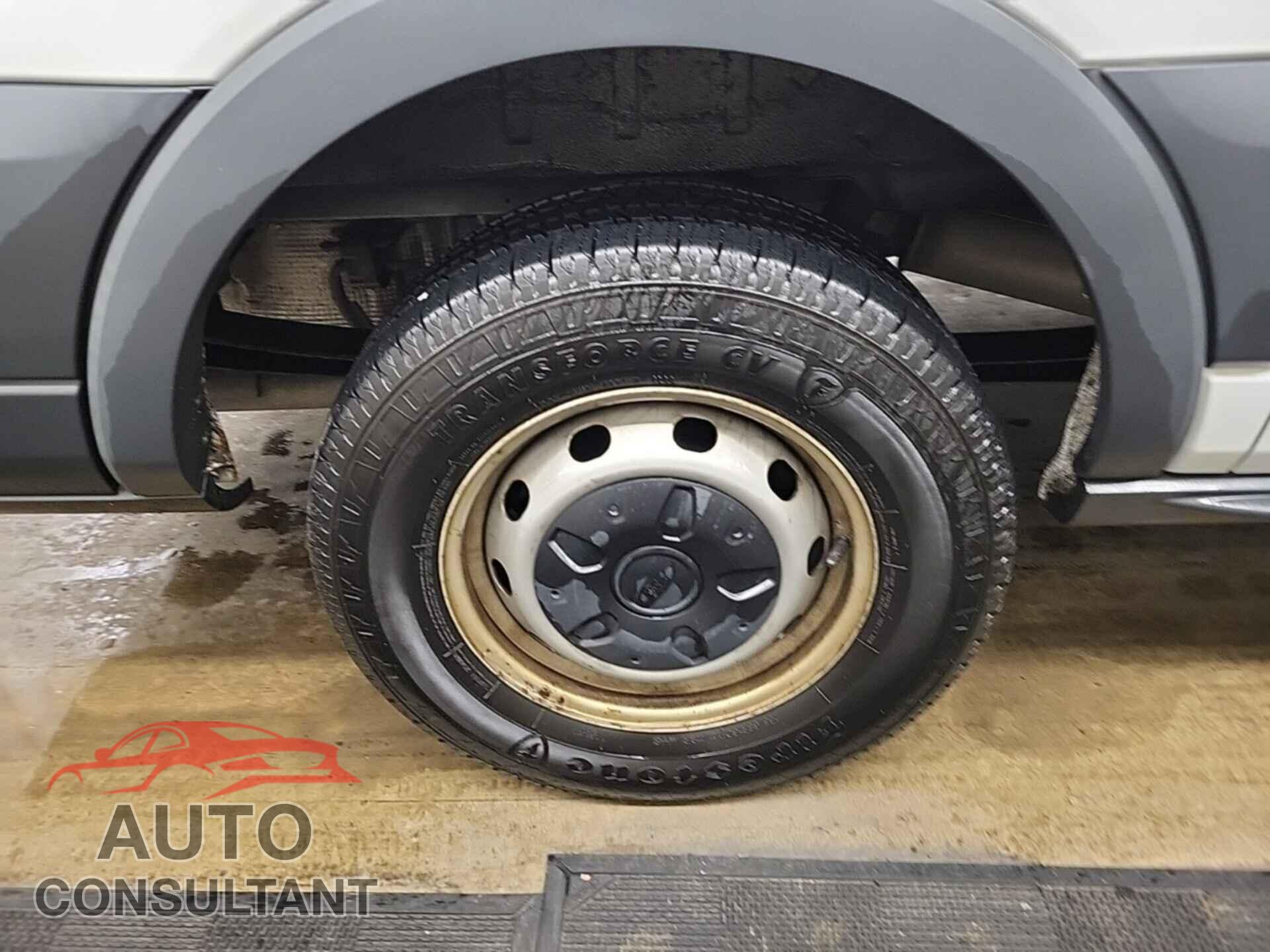 FORD TRANSIT 2018 - 1FTYR1ZM5JKA14275