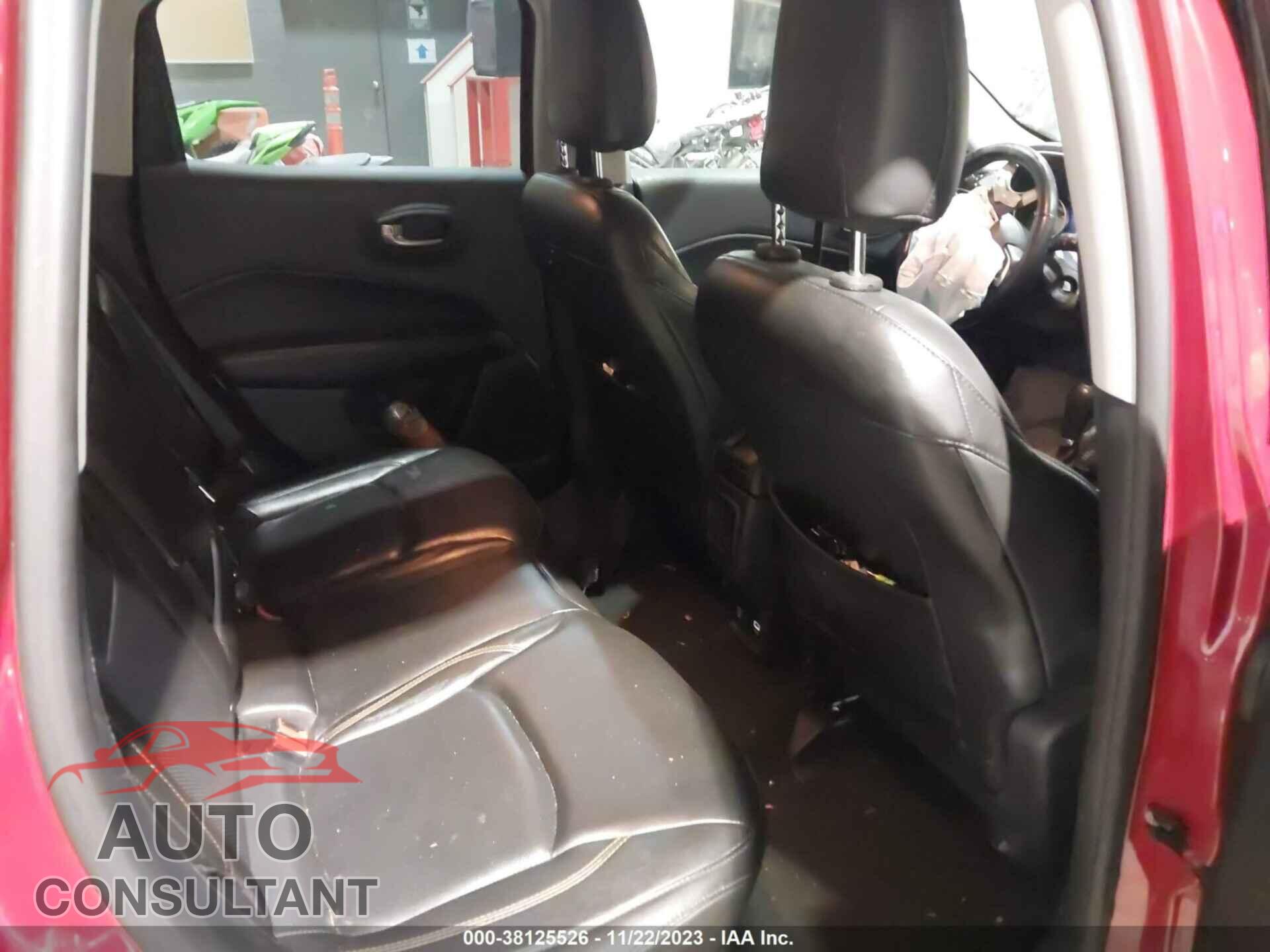 JEEP COMPASS 2018 - 3C4NJDCBXJT280652