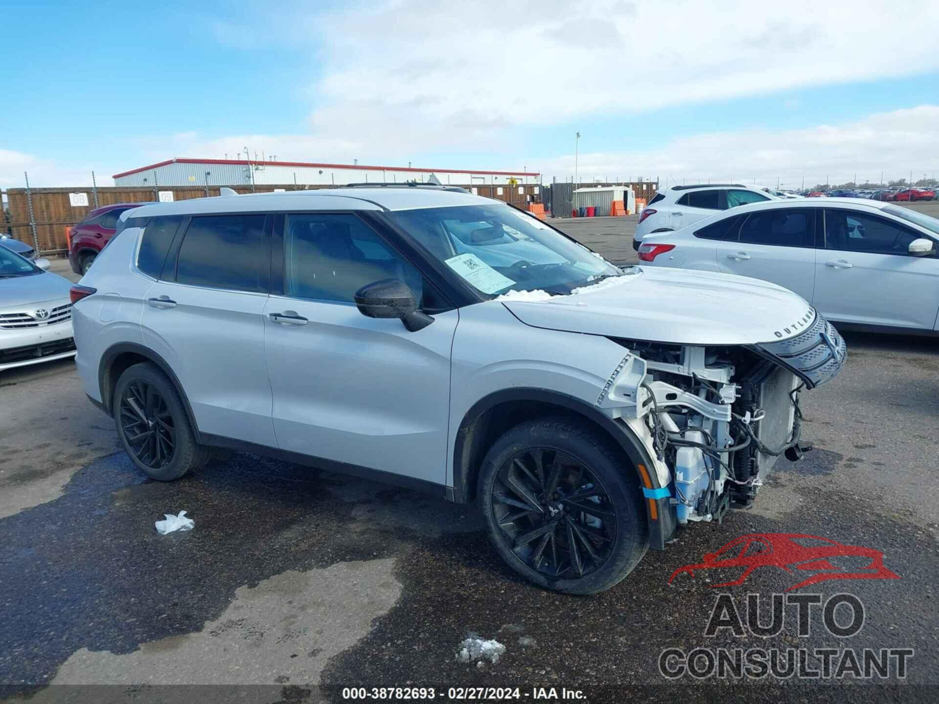 MITSUBISHI OUTLANDER 2023 - JA4J3UA88PZ035098