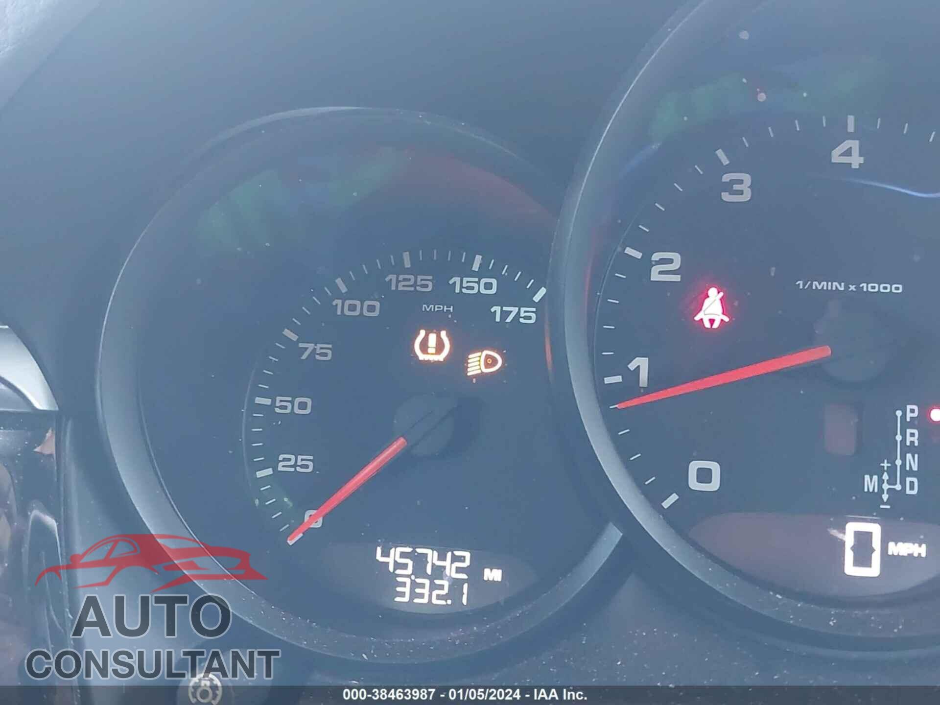PORSCHE MACAN 2018 - WP1AA2A56JLB01677