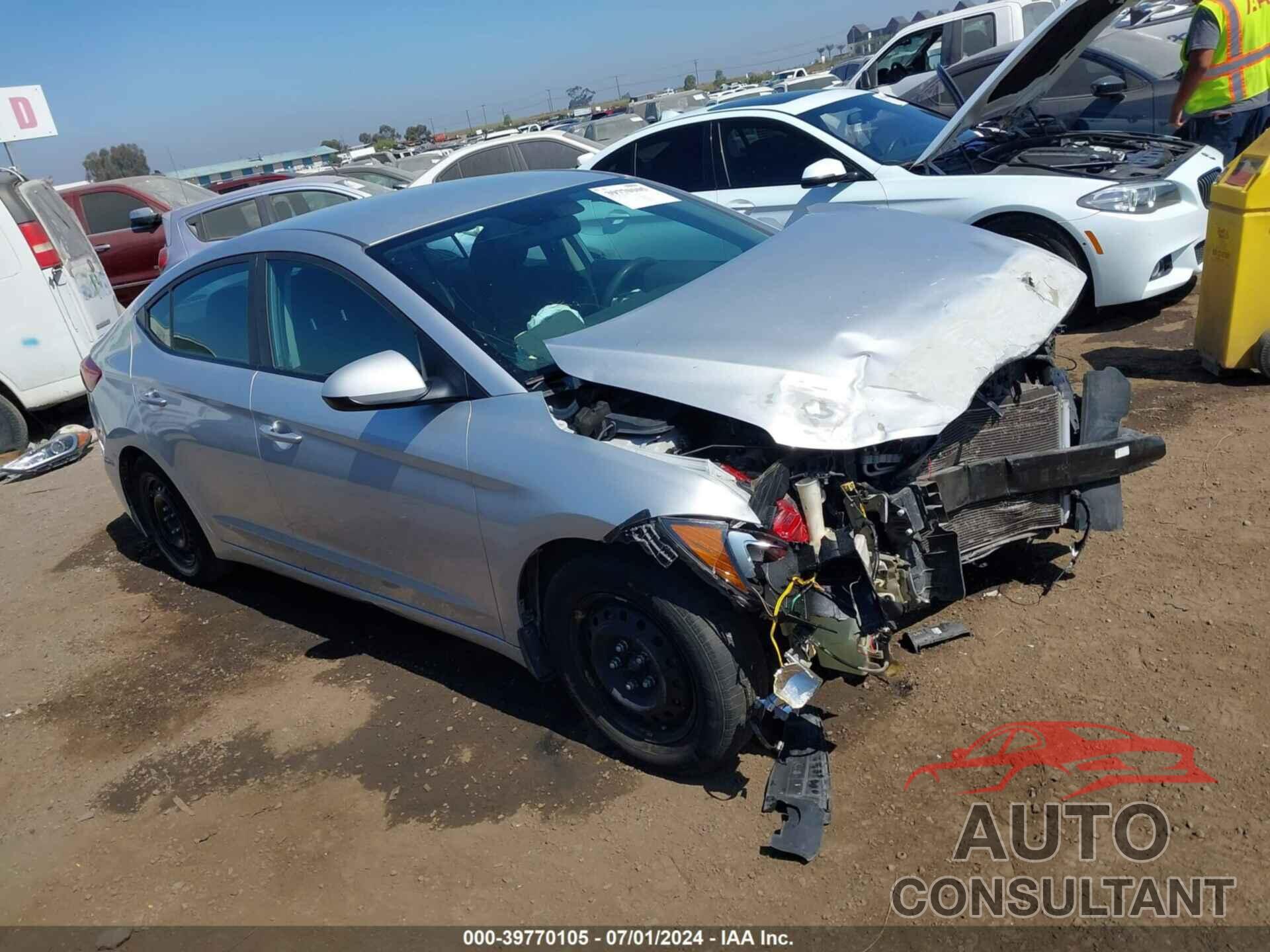 HYUNDAI ELANTRA 2018 - KMHD74LF7JU504300