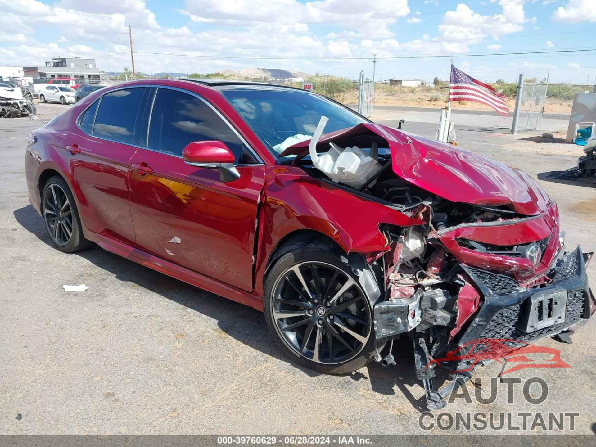 TOYOTA CAMRY 2018 - 4T1B61HK4JU538855