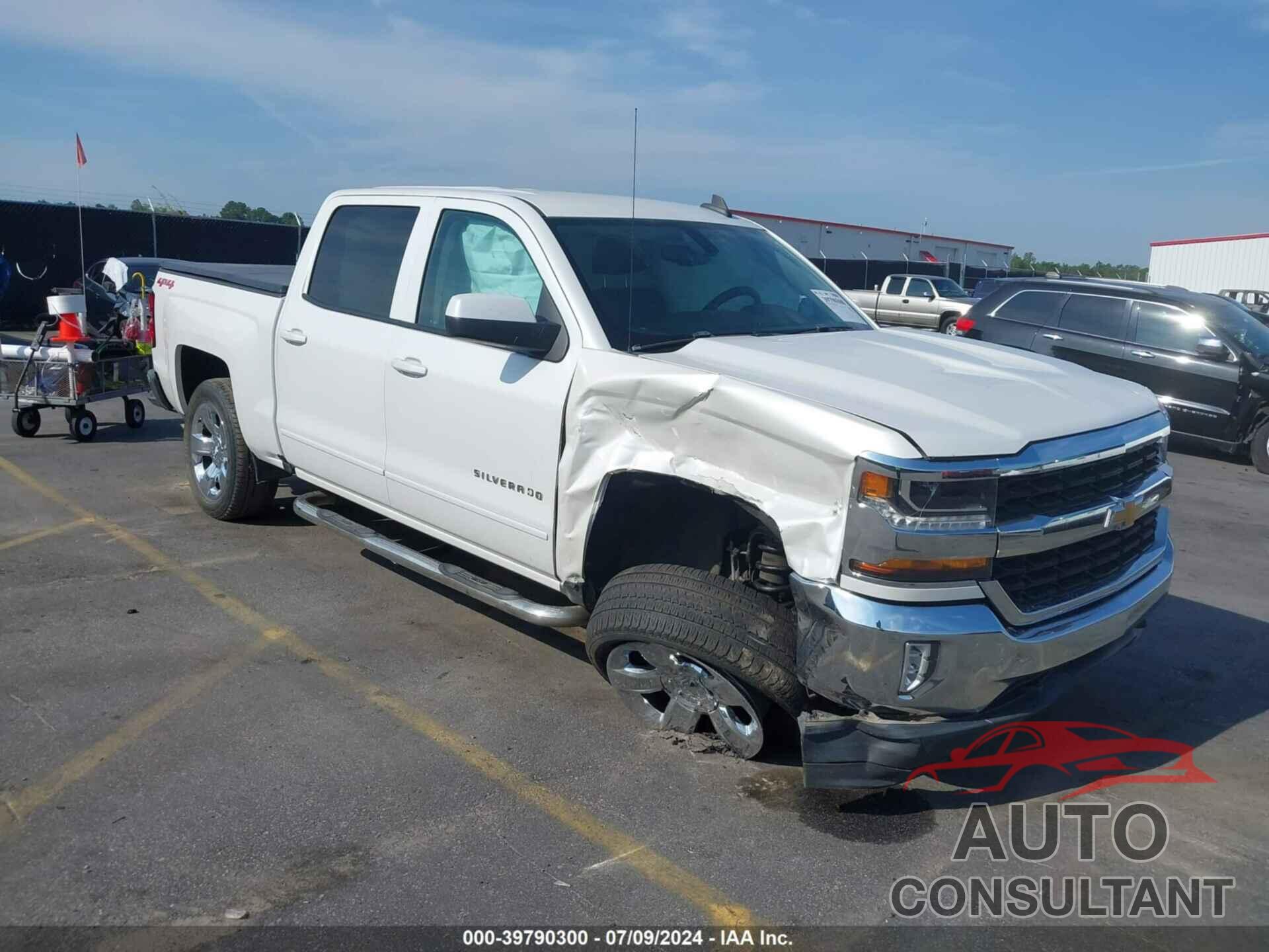 CHEVROLET SILVERADO 1500 2018 - 3GCUKRER6JG315888