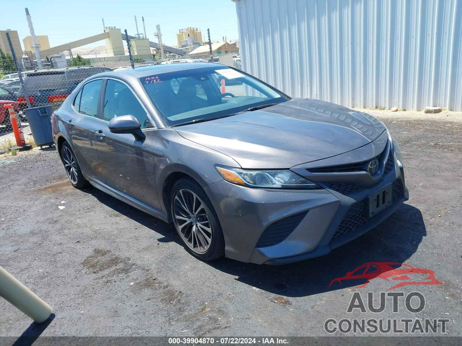 TOYOTA CAMRY 2018 - 4T1B11HK3JU013512