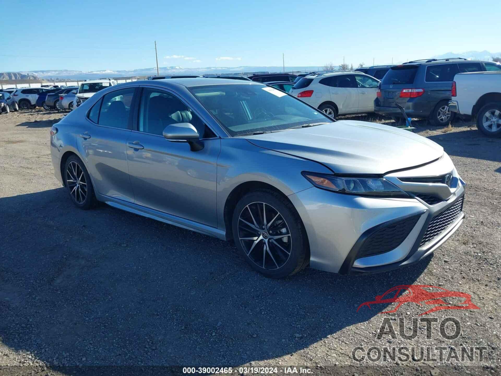 TOYOTA CAMRY 2023 - 4T1G11AK5PU749733