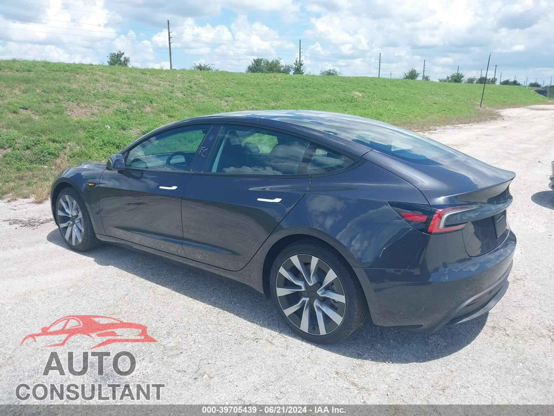 TESLA MODEL 3 2024 - 5YJ3E1EA7RF752587