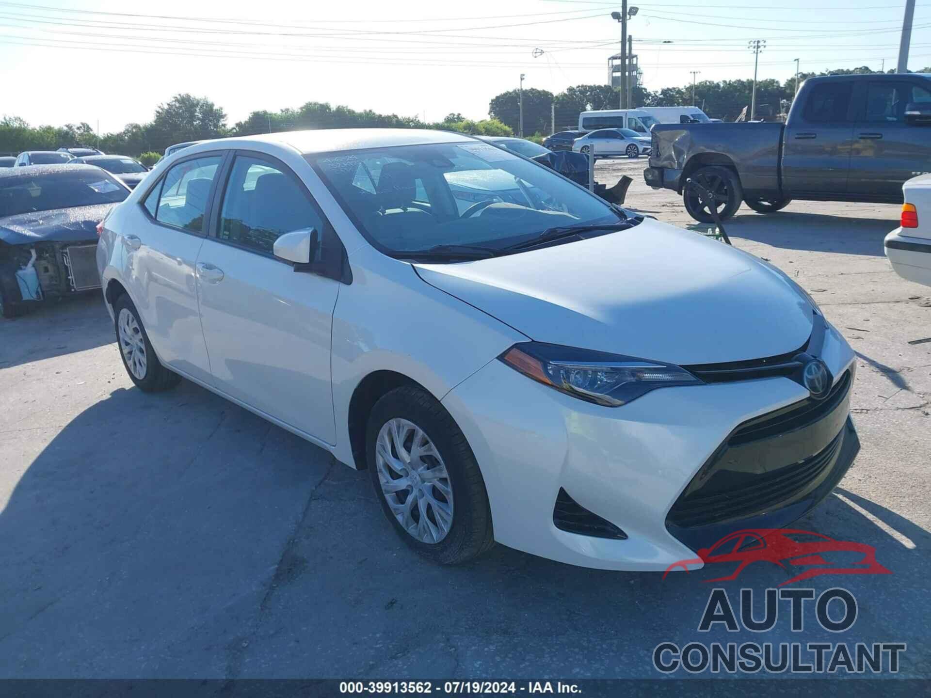 TOYOTA COROLLA 2018 - 5YFBURHE1JP804638